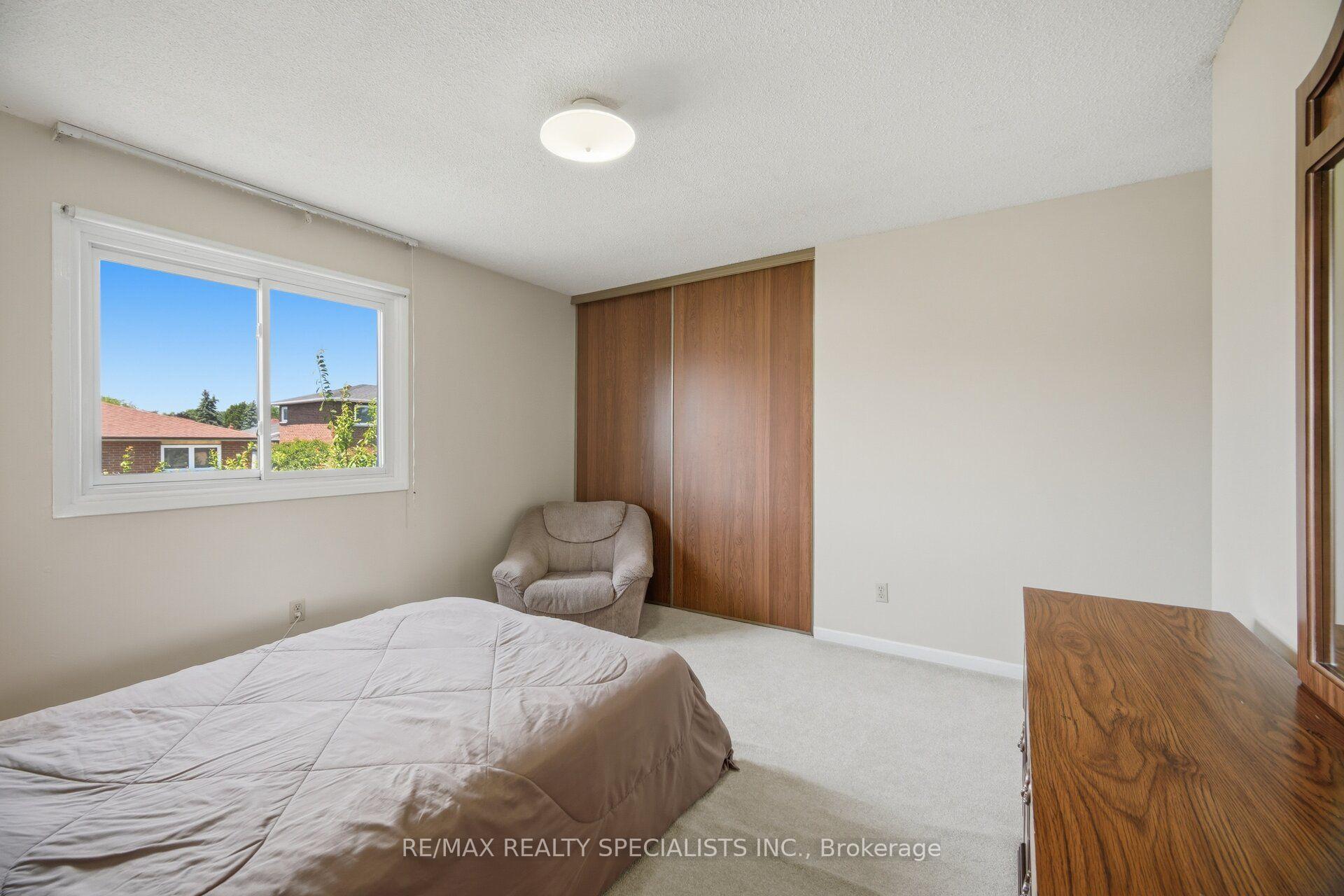 Photo 25 of 18 Jill Crescent, Brampton, Northgate — HOMEH