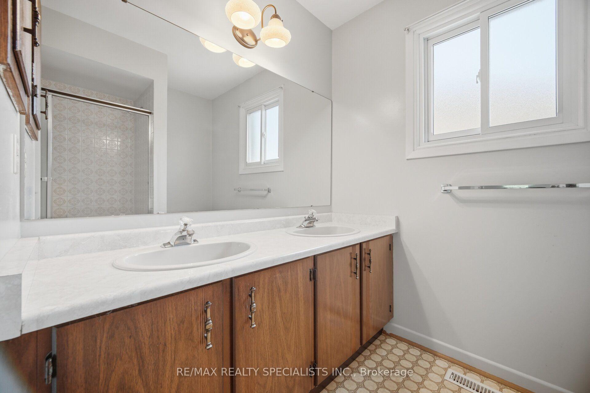 Photo 28 of 18 Jill Crescent, Brampton, Northgate — HOMEH