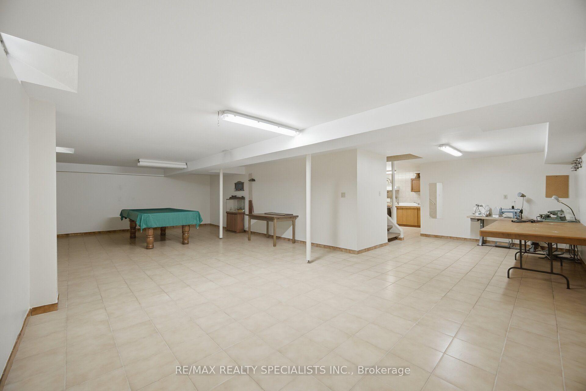 Photo 34 of 18 Jill Crescent, Brampton, Northgate — HOMEH