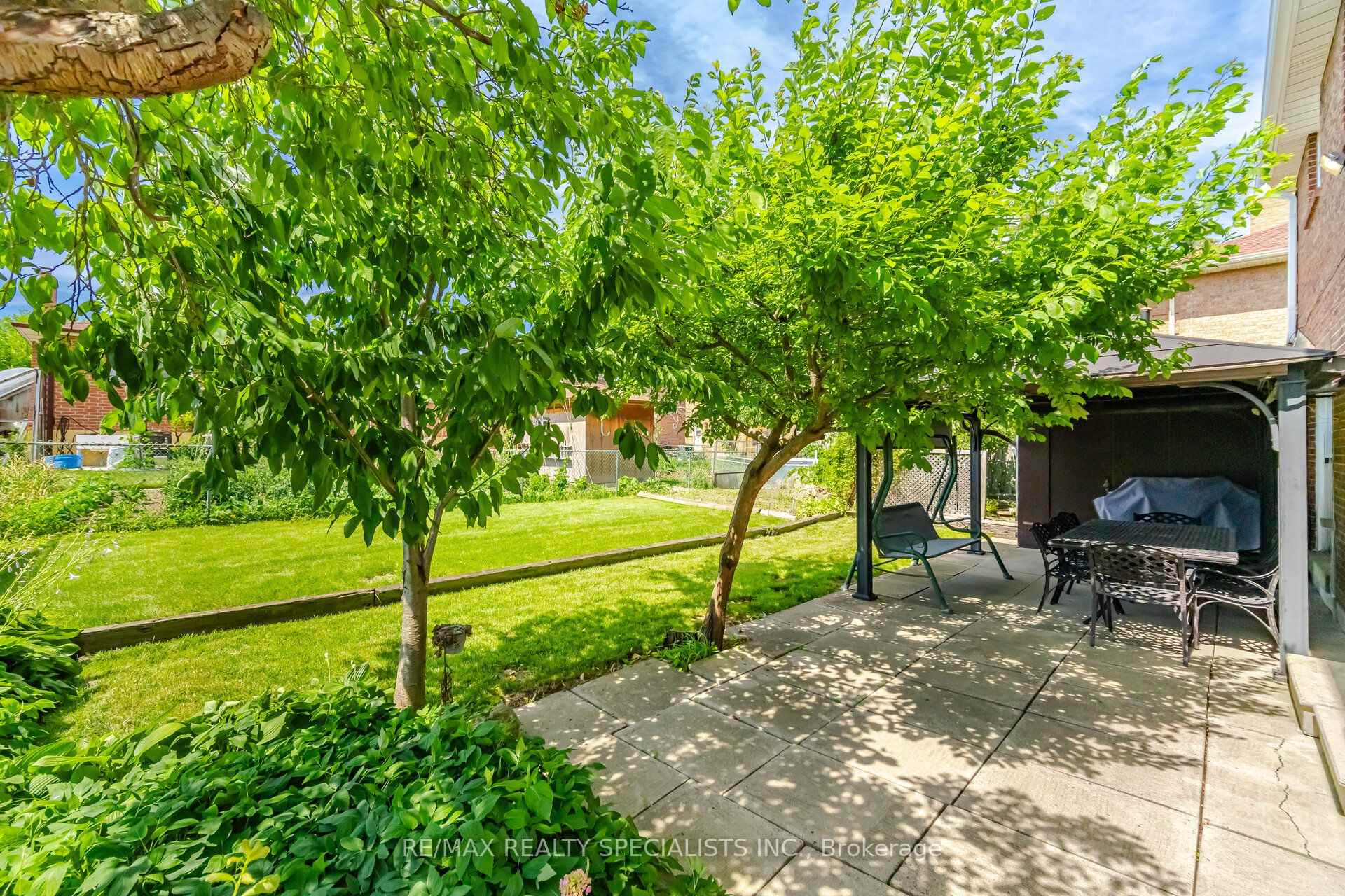 Photo 41 of 18 Jill Crescent, Brampton, Northgate — HOMEH