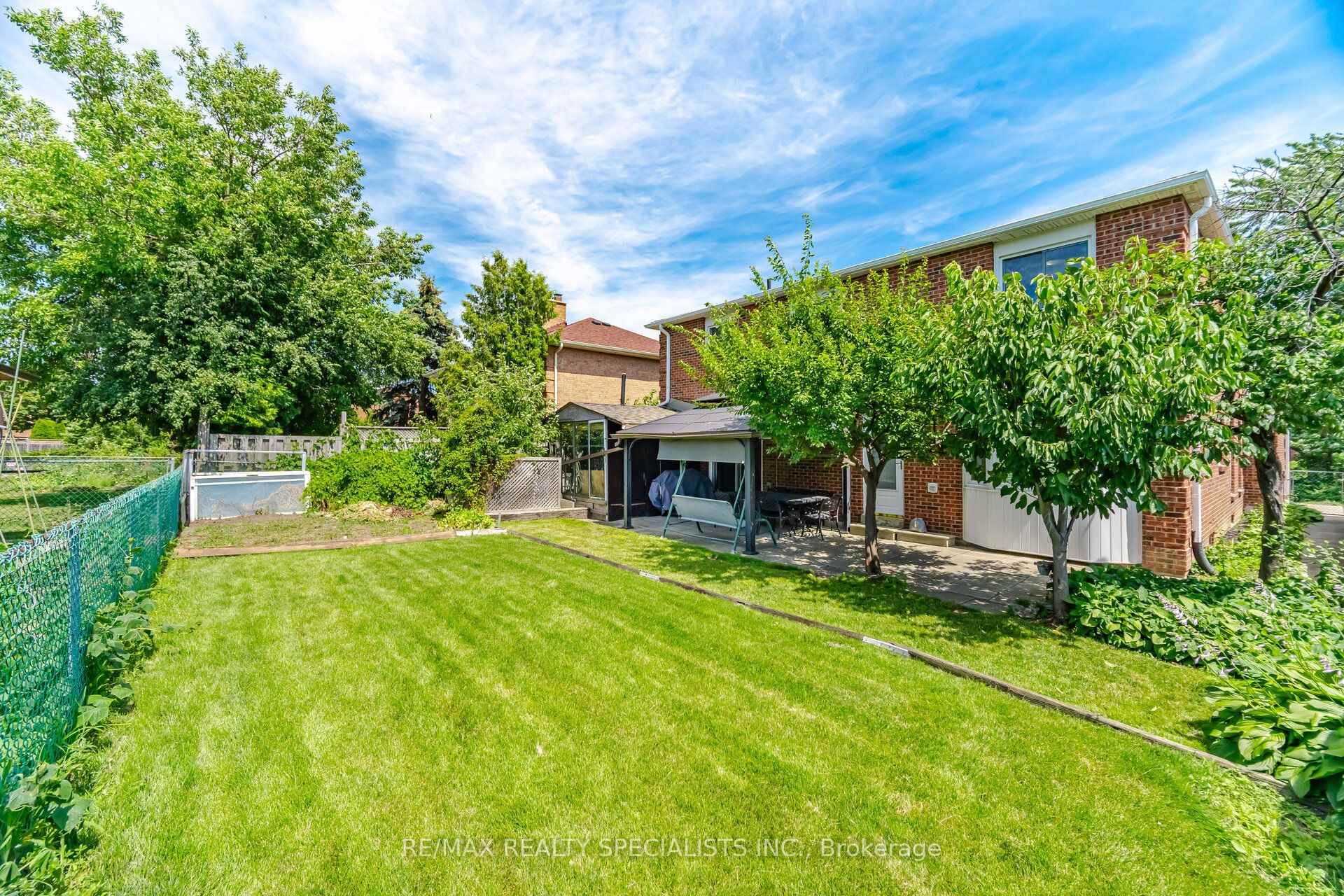 Photo 42 of 18 Jill Crescent, Brampton, Northgate — HOMEH