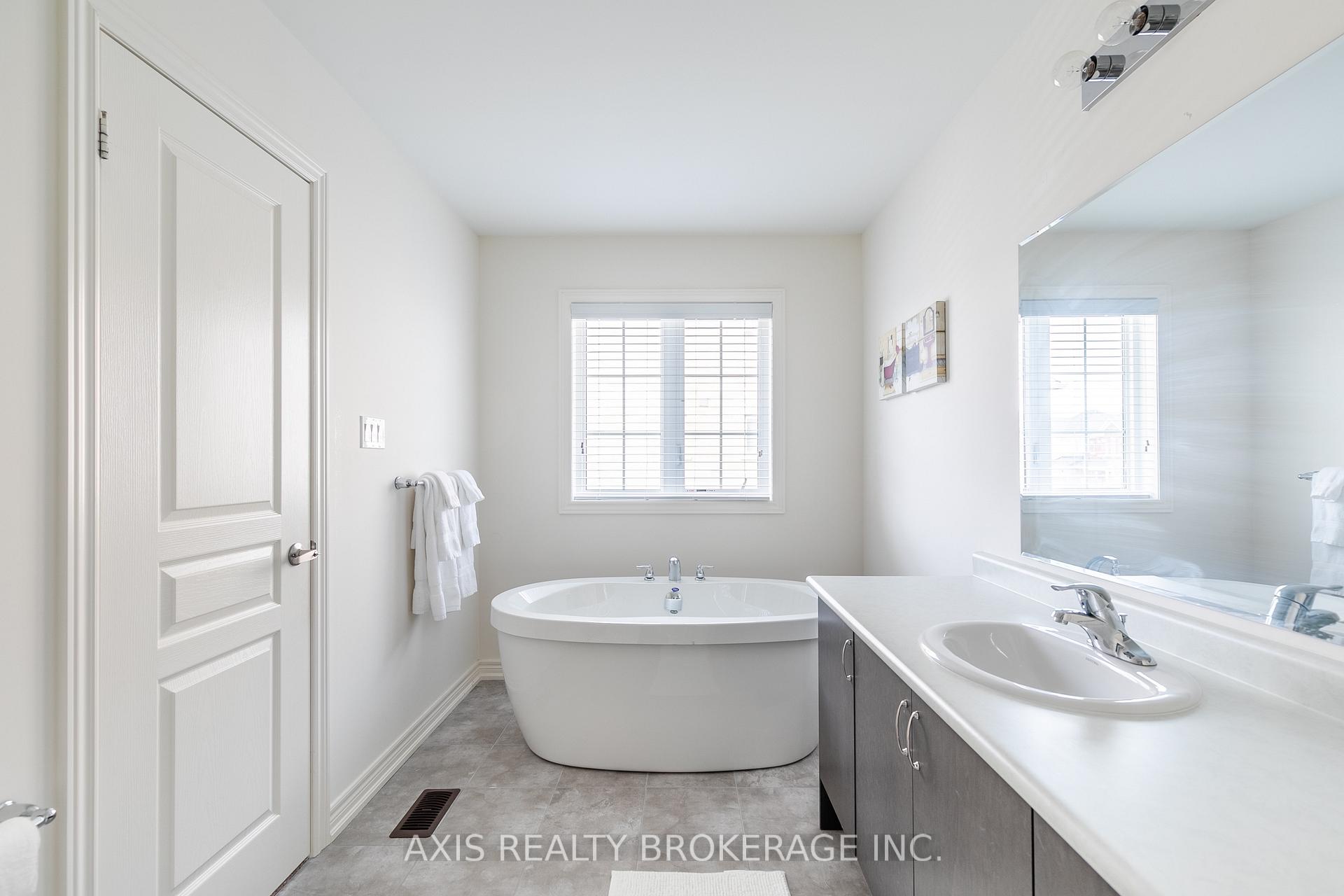 Photo 29 of 388 Grindstone Trail, Oakville, Joshua Meadows — HOMEH