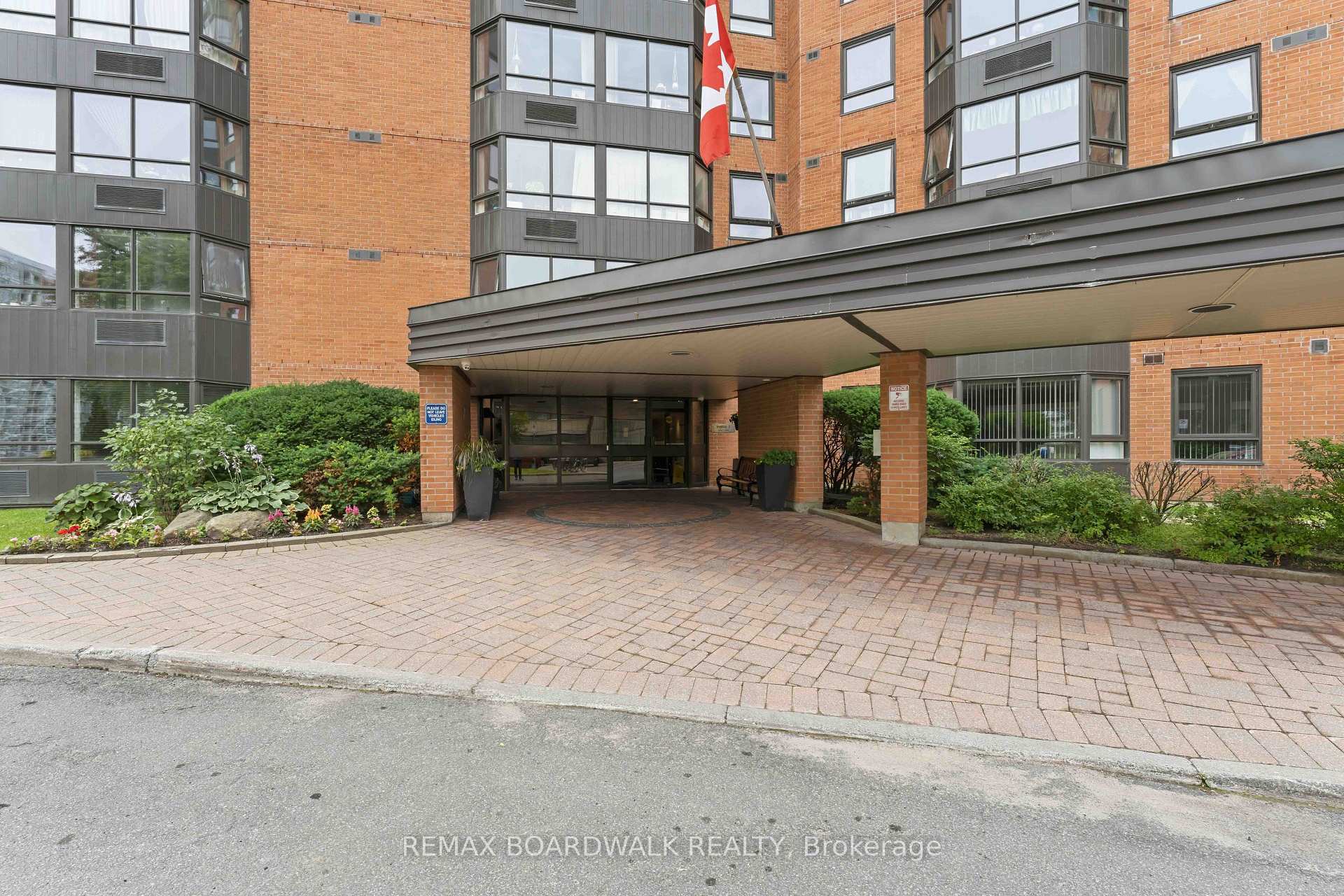 Front of Unit 1109, 80 Sandcastle Drive