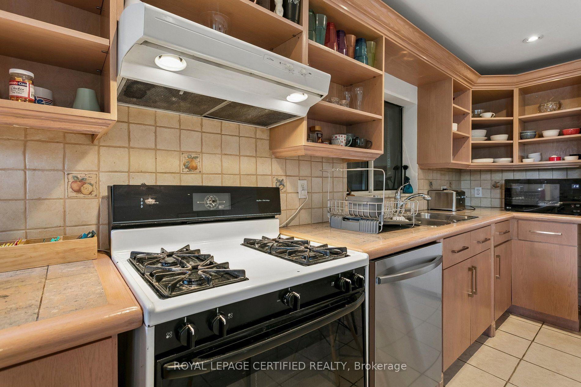 Photo 9 of 33 Donald Avenue, Toronto, Keelesdale-Eglinton West — HOMEH