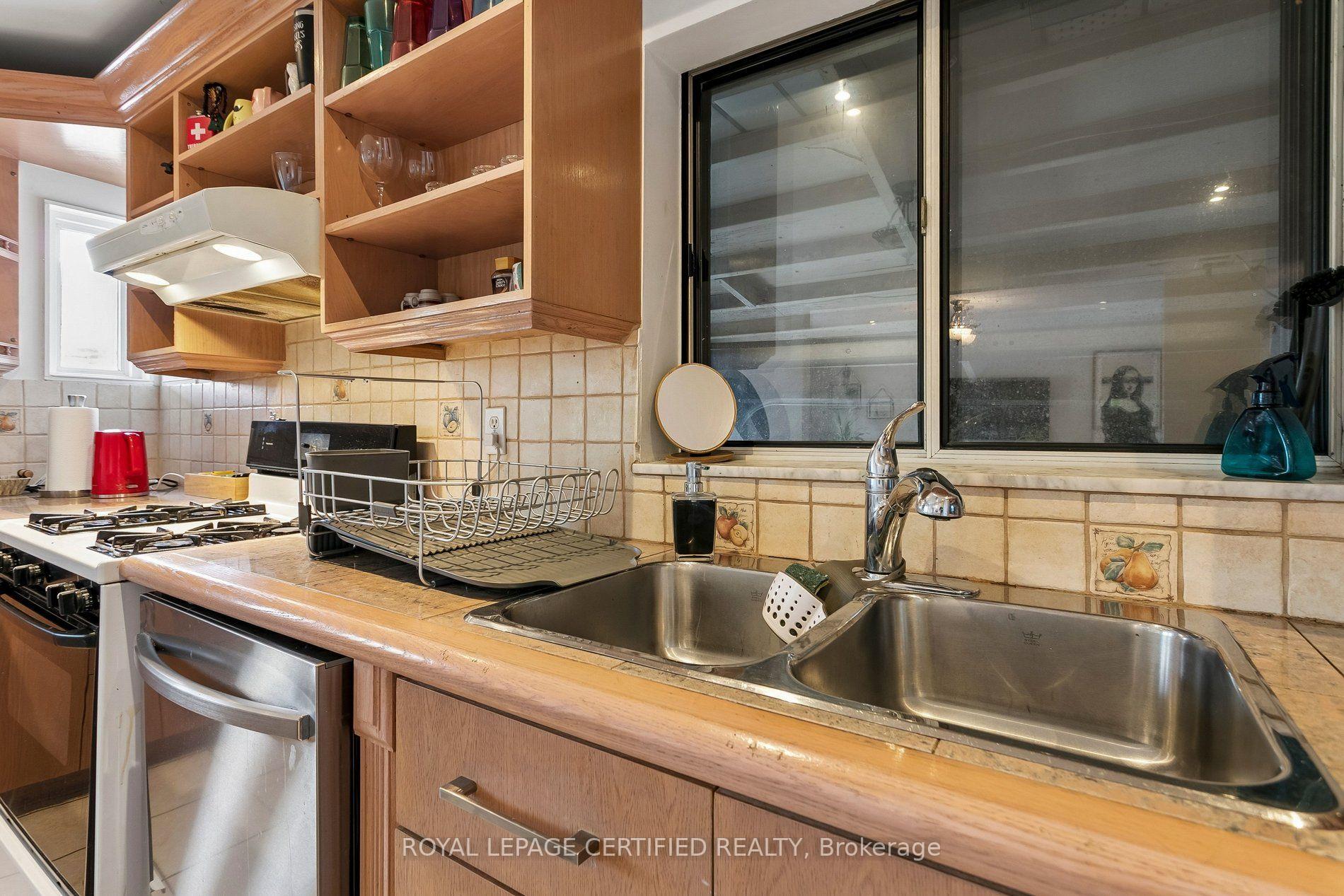 Photo 10 of 33 Donald Avenue, Toronto, Keelesdale-Eglinton West — HOMEH
