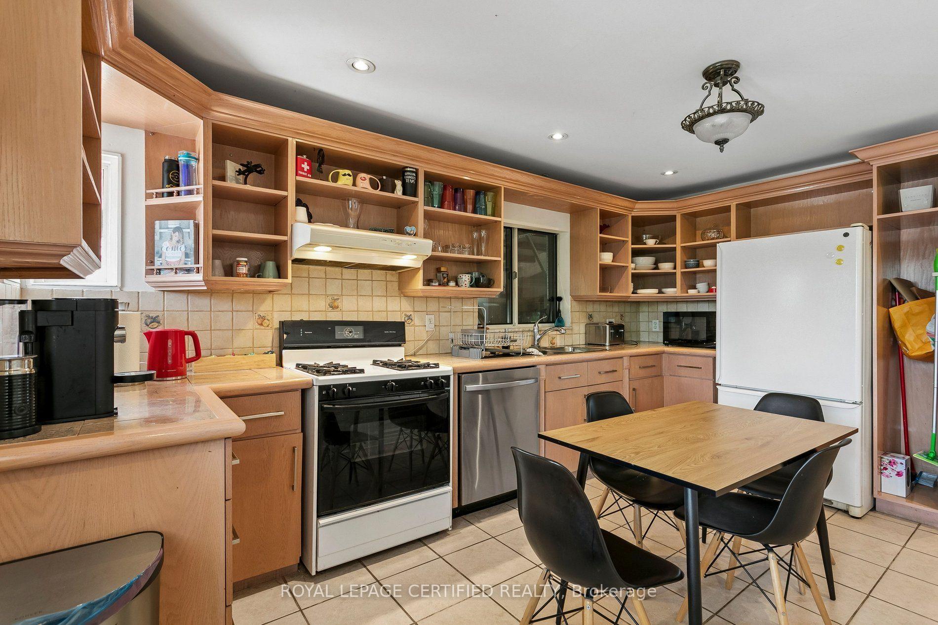 Photo 11 of 33 Donald Avenue, Toronto, Keelesdale-Eglinton West — HOMEH