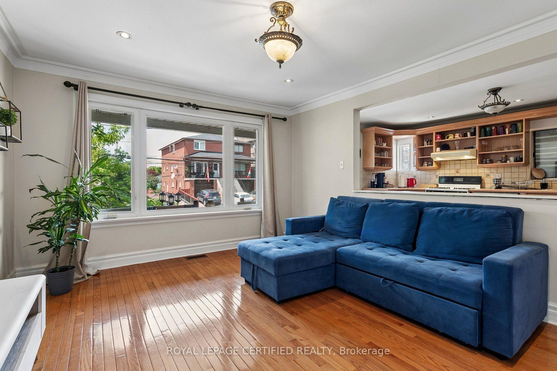 Photo 14 of 33 Donald Avenue, Toronto, Keelesdale-Eglinton West — HOMEH