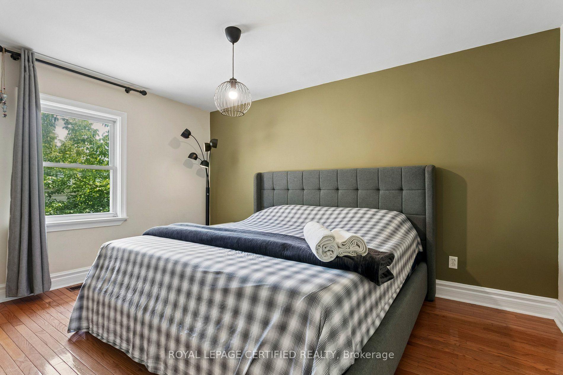 Photo 19 of 33 Donald Avenue, Toronto, Keelesdale-Eglinton West — HOMEH