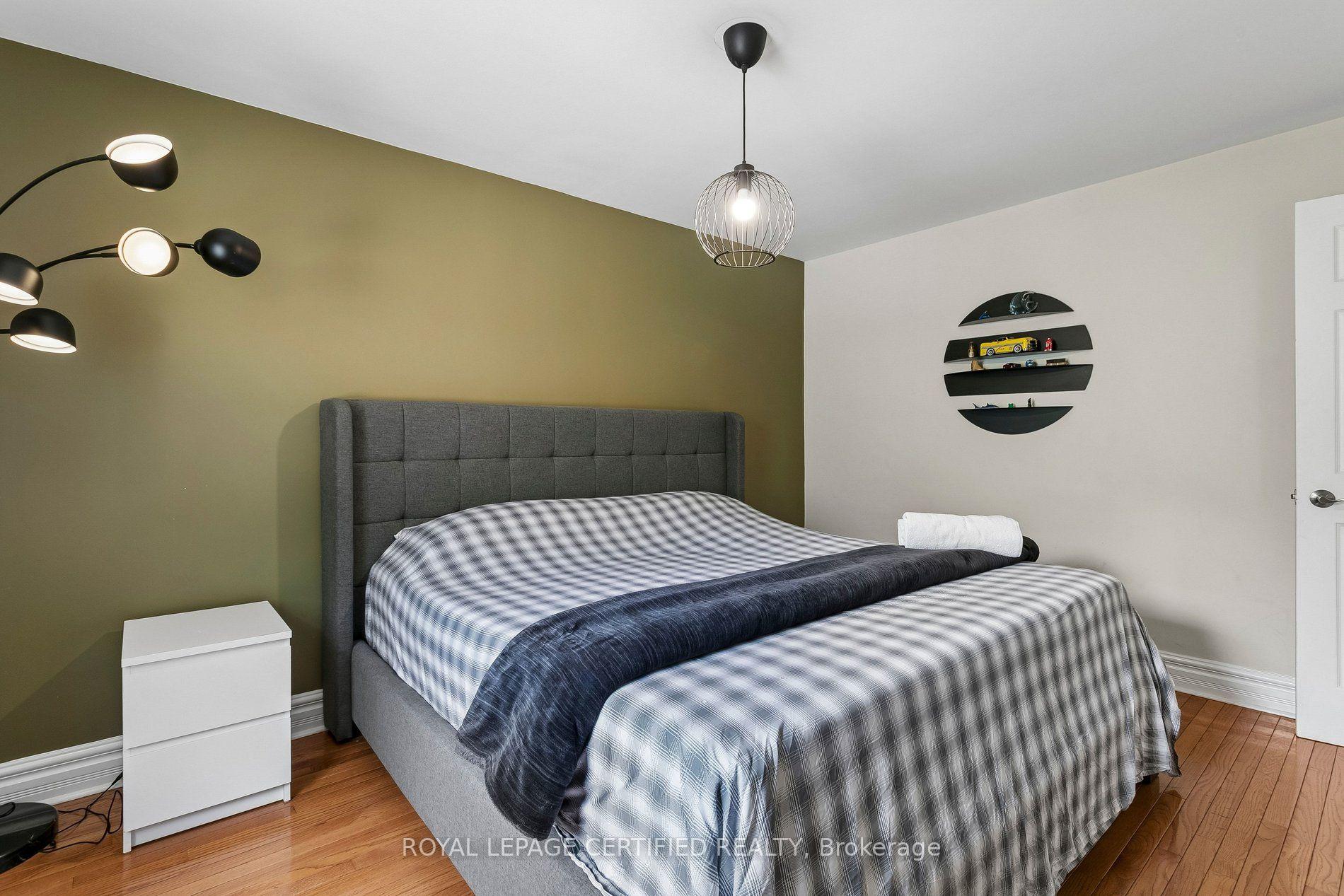 Photo 20 of 33 Donald Avenue, Toronto, Keelesdale-Eglinton West — HOMEH