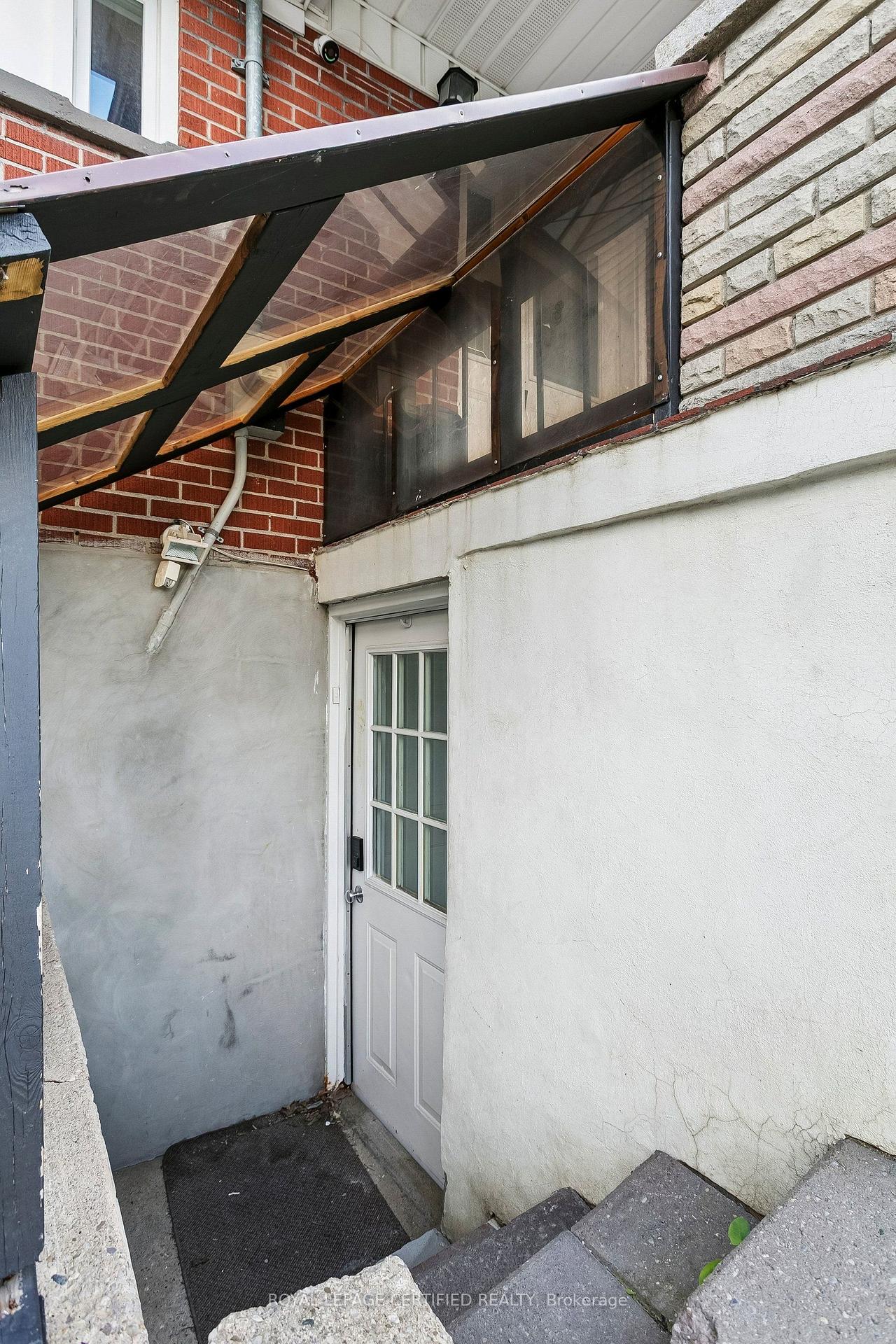 Photo 25 of 33 Donald Avenue, Toronto, Keelesdale-Eglinton West — HOMEH