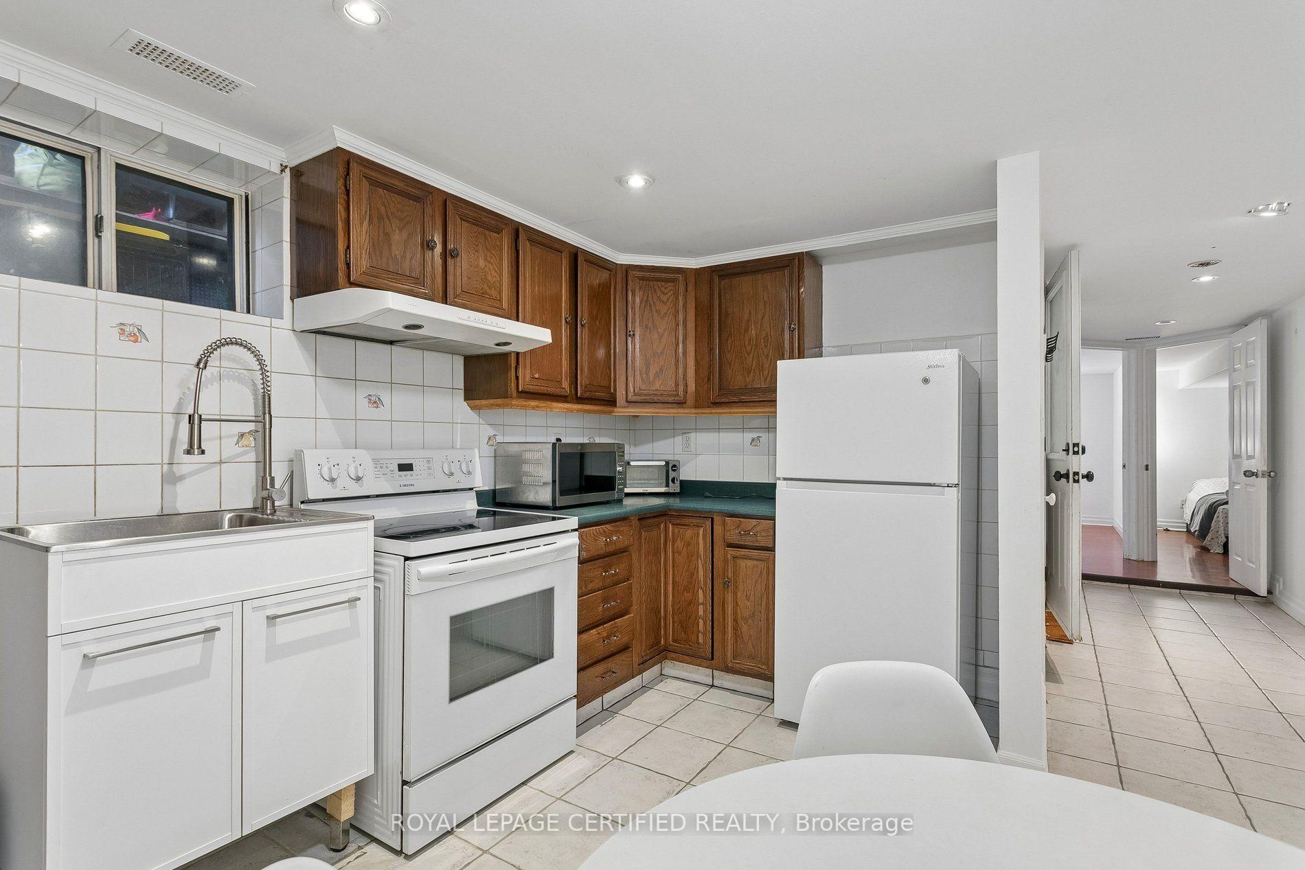 Photo 27 of 33 Donald Avenue, Toronto, Keelesdale-Eglinton West — HOMEH