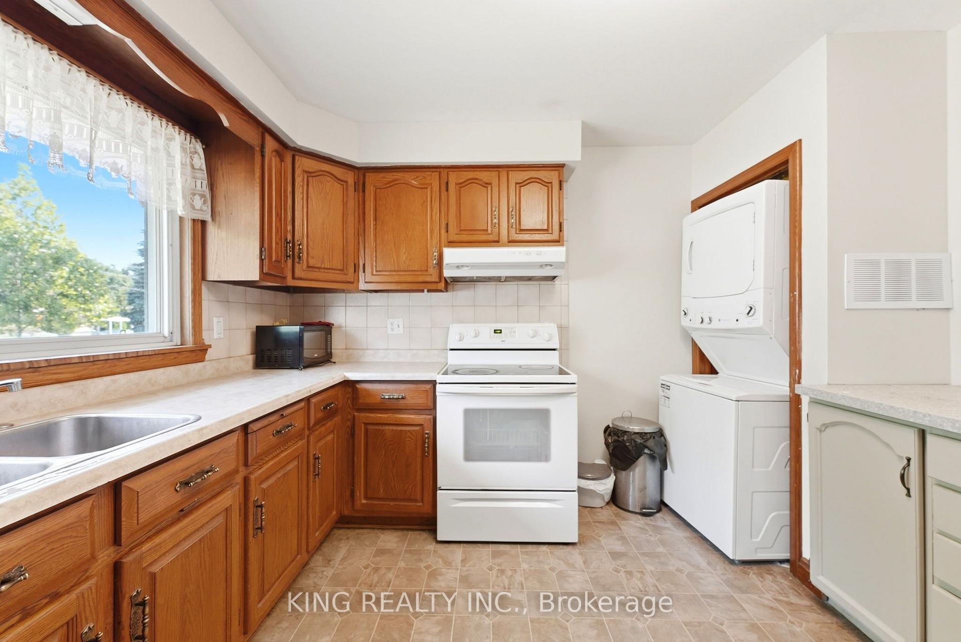 Photo 9 of 1737 Wavell Street, London, East H — HOMEH