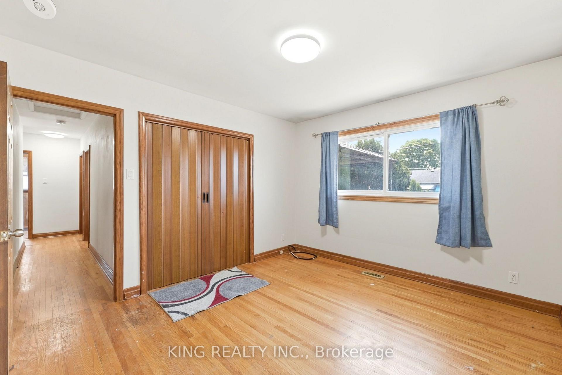 Photo 17 of 1737 Wavell Street, London, East H — HOMEH