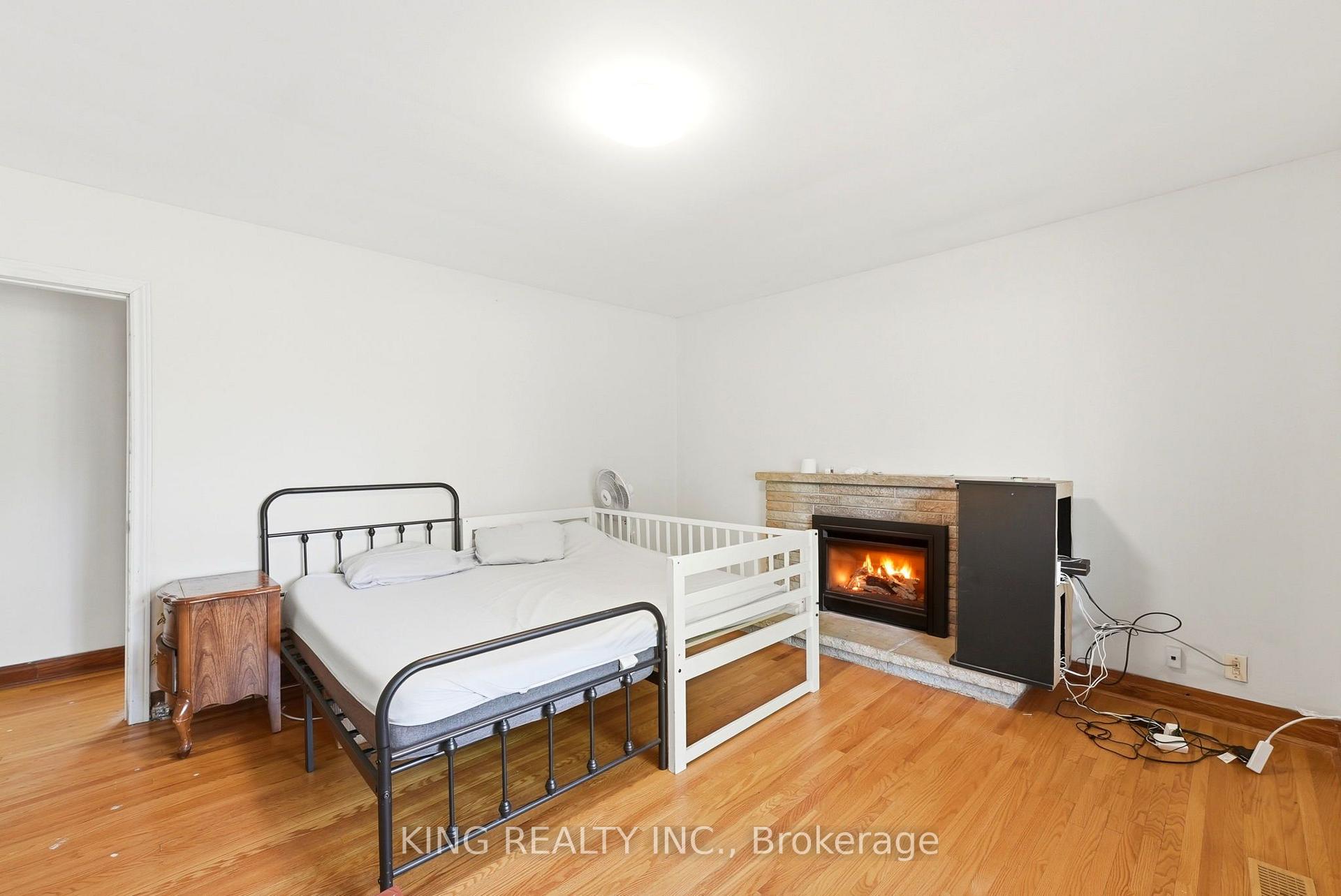 Photo 18 of 1737 Wavell Street, London, East H — HOMEH