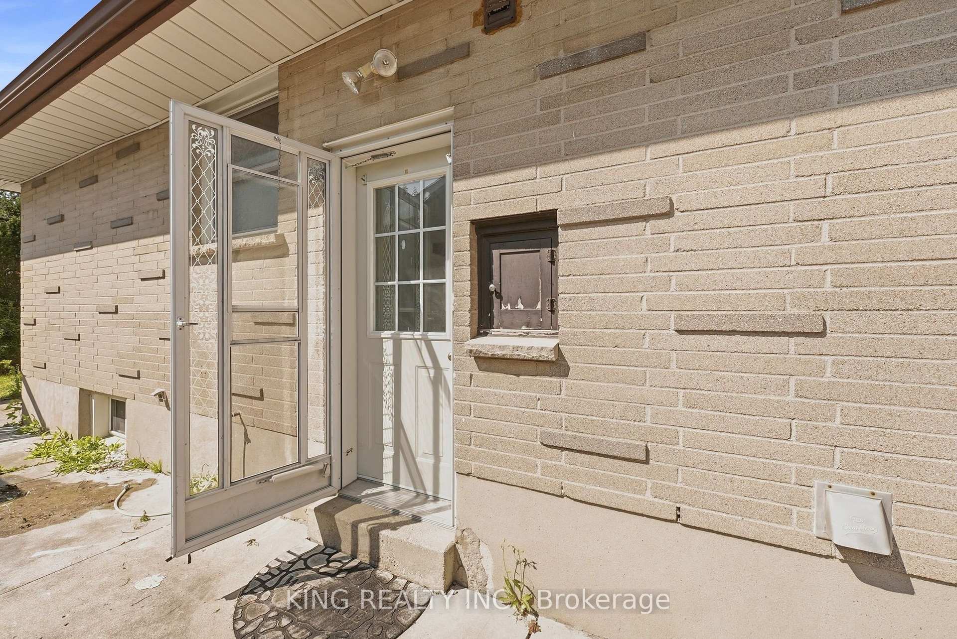 Photo 20 of 1737 Wavell Street, London, East H — HOMEH