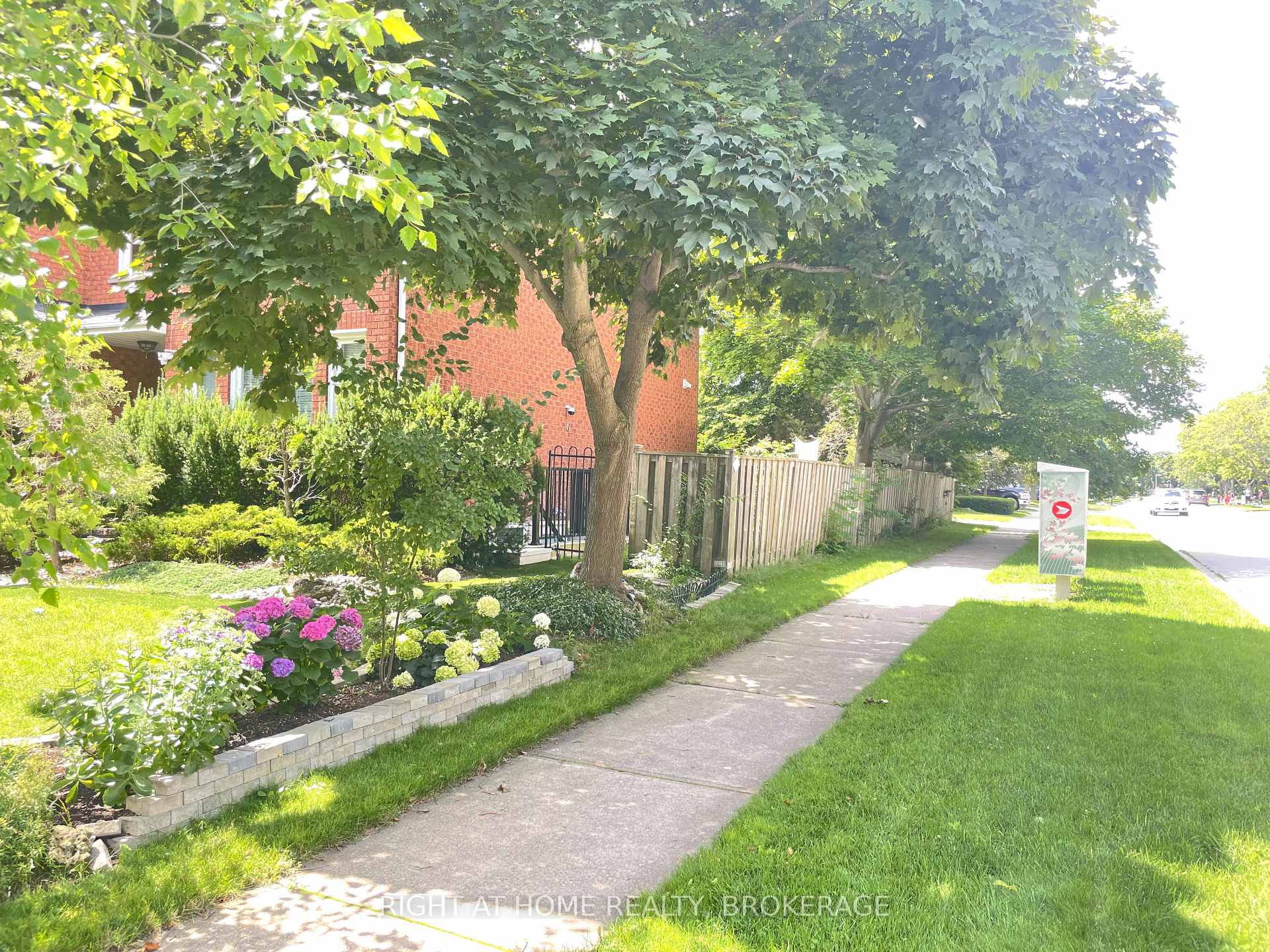 Photo 3 of Unit Lower, 1163 Rosethorne Road, Oakville, Glen Abbey — HOMEH