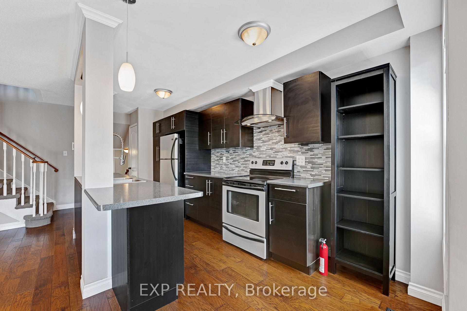 Photo 4 of 117 Mugford Road, Aurora, Bayview Wellington — HOMEH