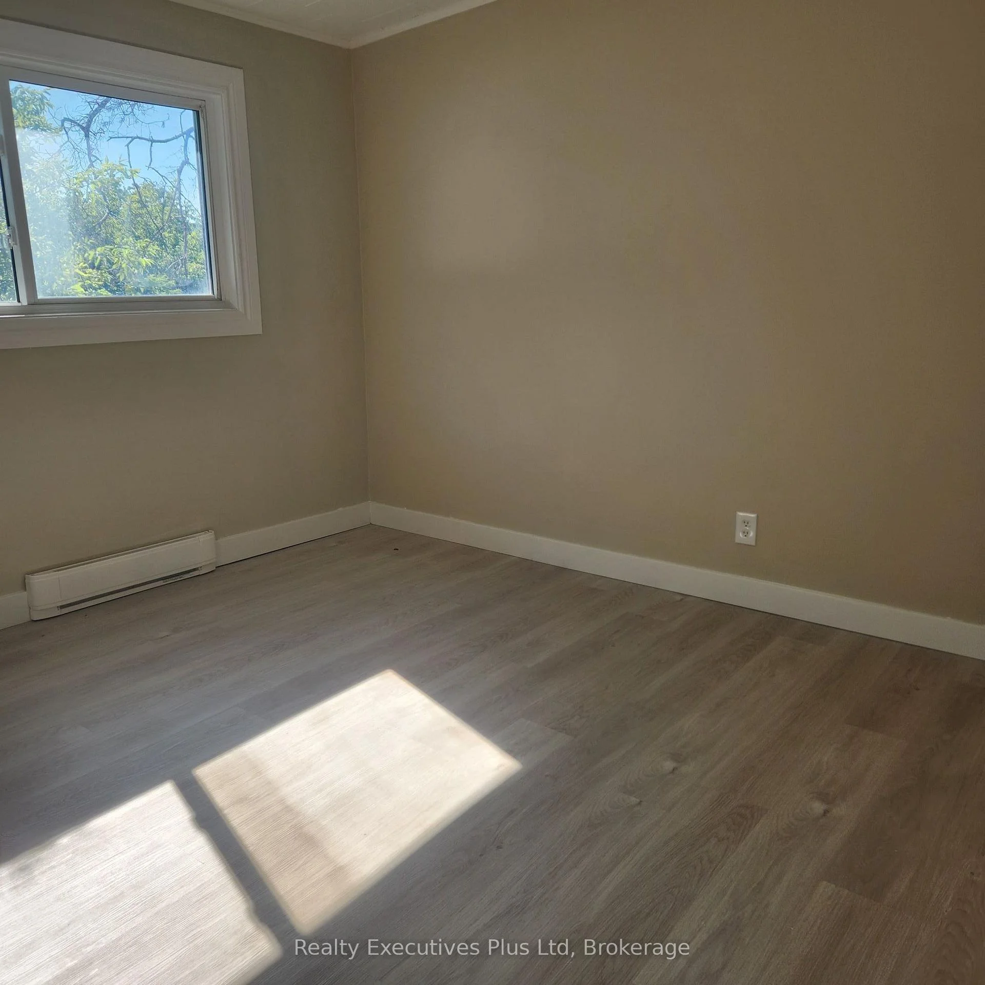 Photo 10 of Unit Apt 2, 884 County Rd 6 S, Tiny, Wyevale — HOMEH