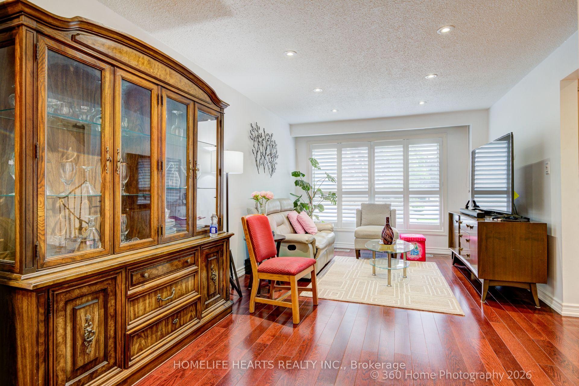 Photo 6 of Unit 32, 625 Rathburn Road, Etobicoke, Eringate-Centennial-West Deane — HOMEH