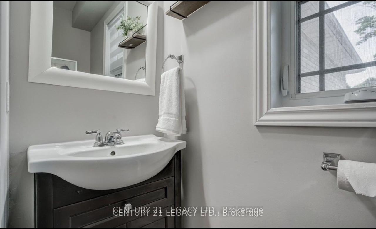 Photo 8 of Unit Upper, 339 Lewis Drive W, Orangeville — HOMEH