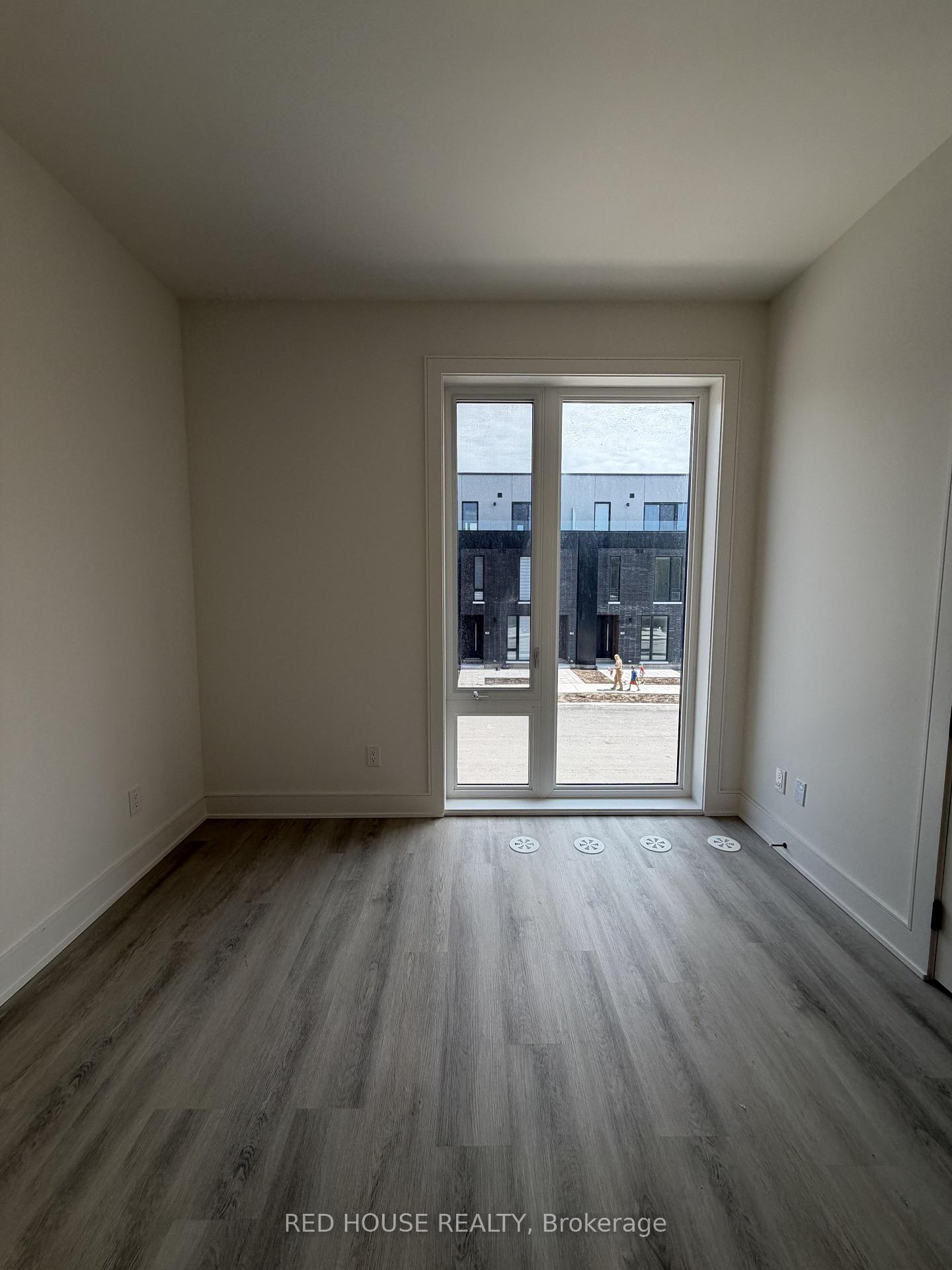 Photo 12 of 143 Everett Common, St. Catharines, Oakdale — HOMEH