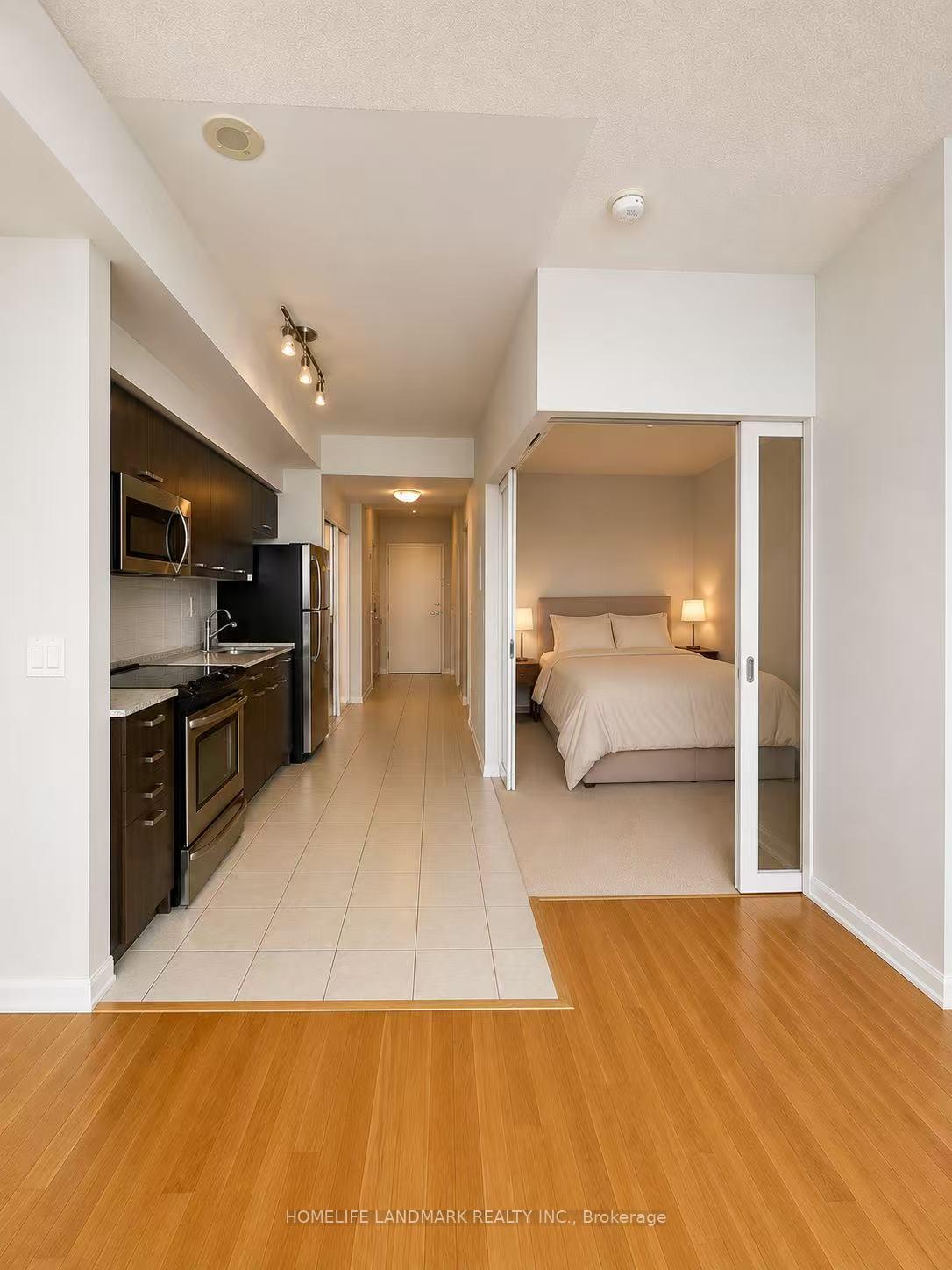 Front of Unit 1601, 832 Bay Street