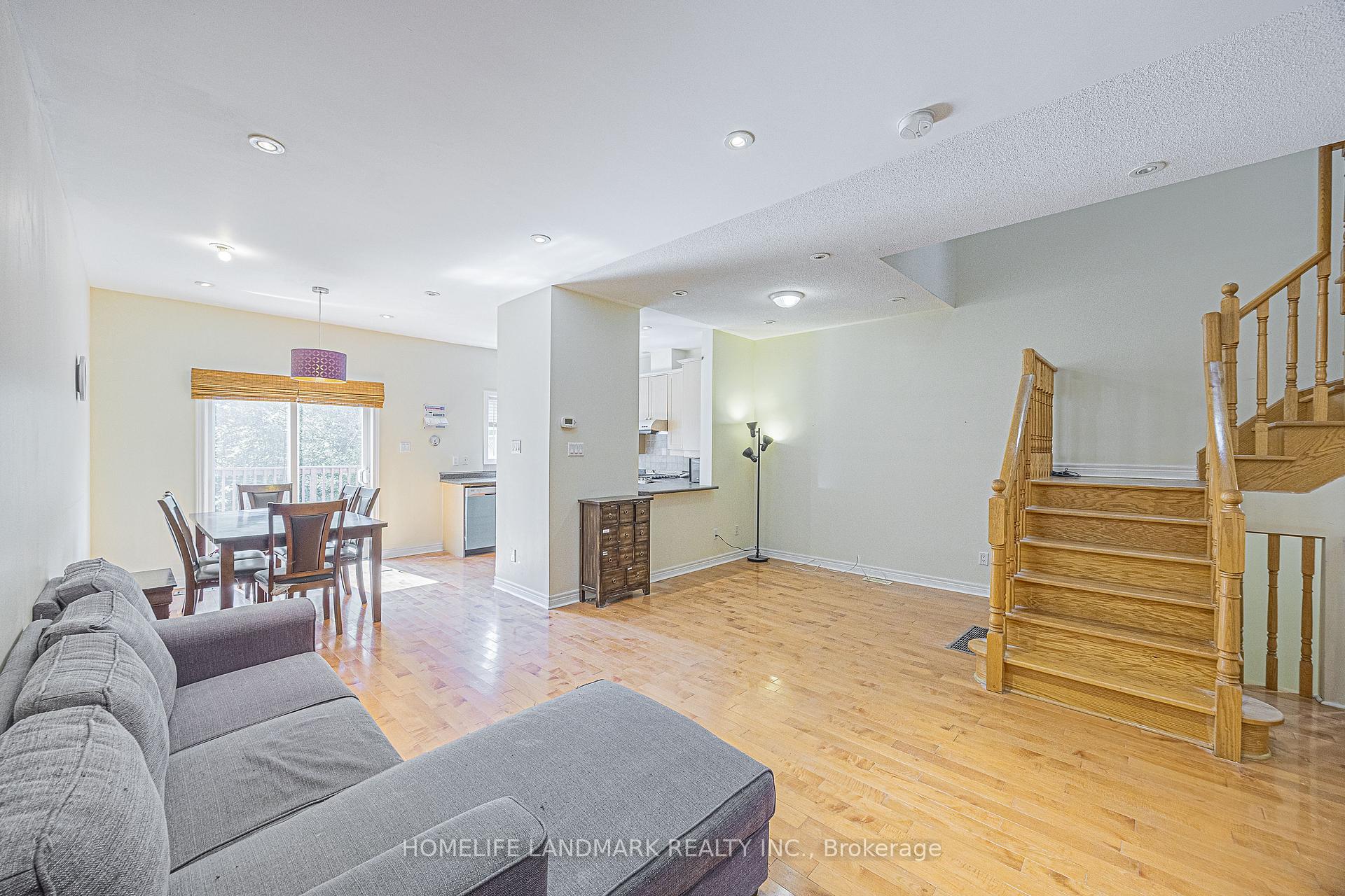 Photo 8 of 38 Romance Drive, Richmond Hill, Rouge Woods — HOMEH