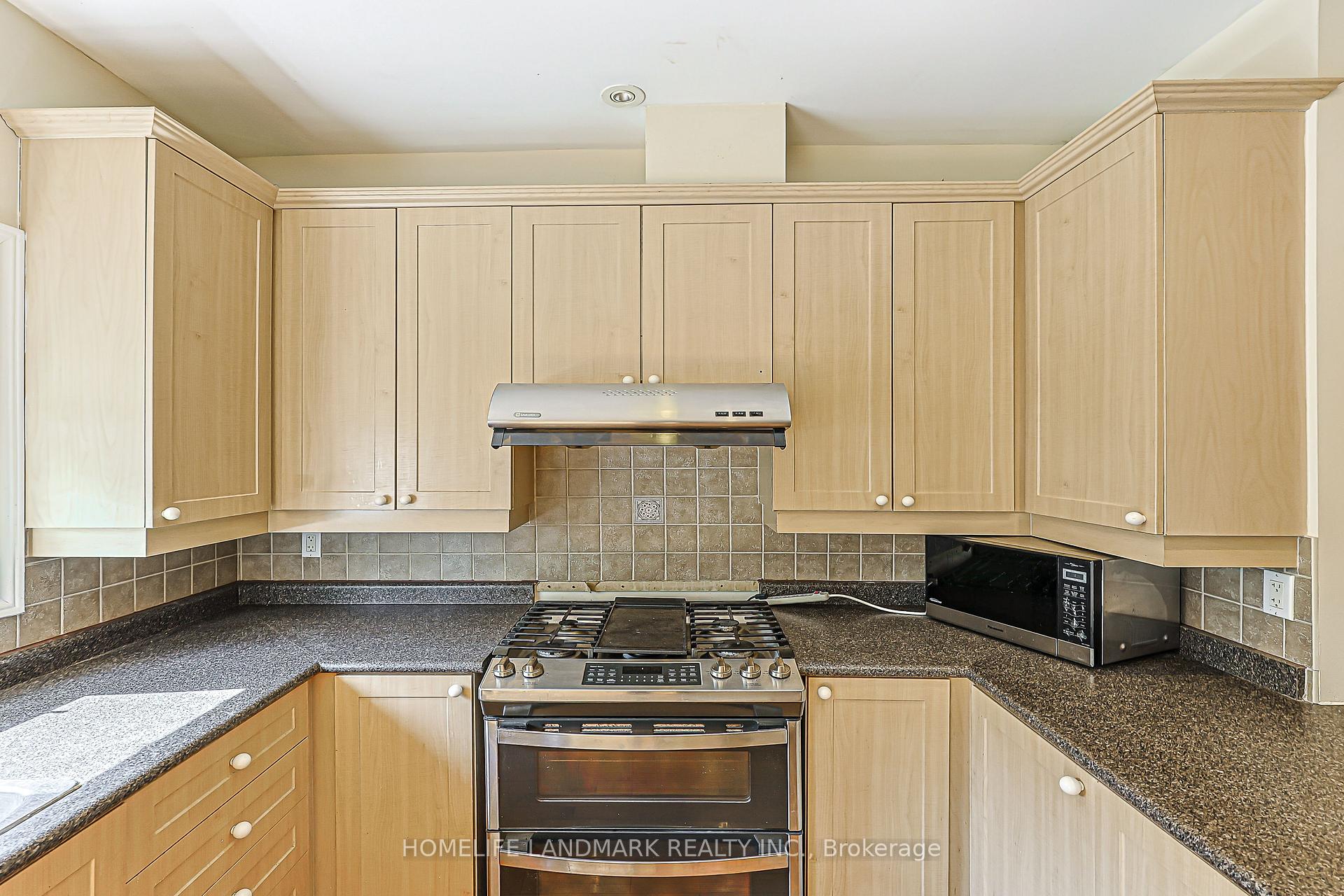 Photo 11 of 38 Romance Drive, Richmond Hill, Rouge Woods — HOMEH
