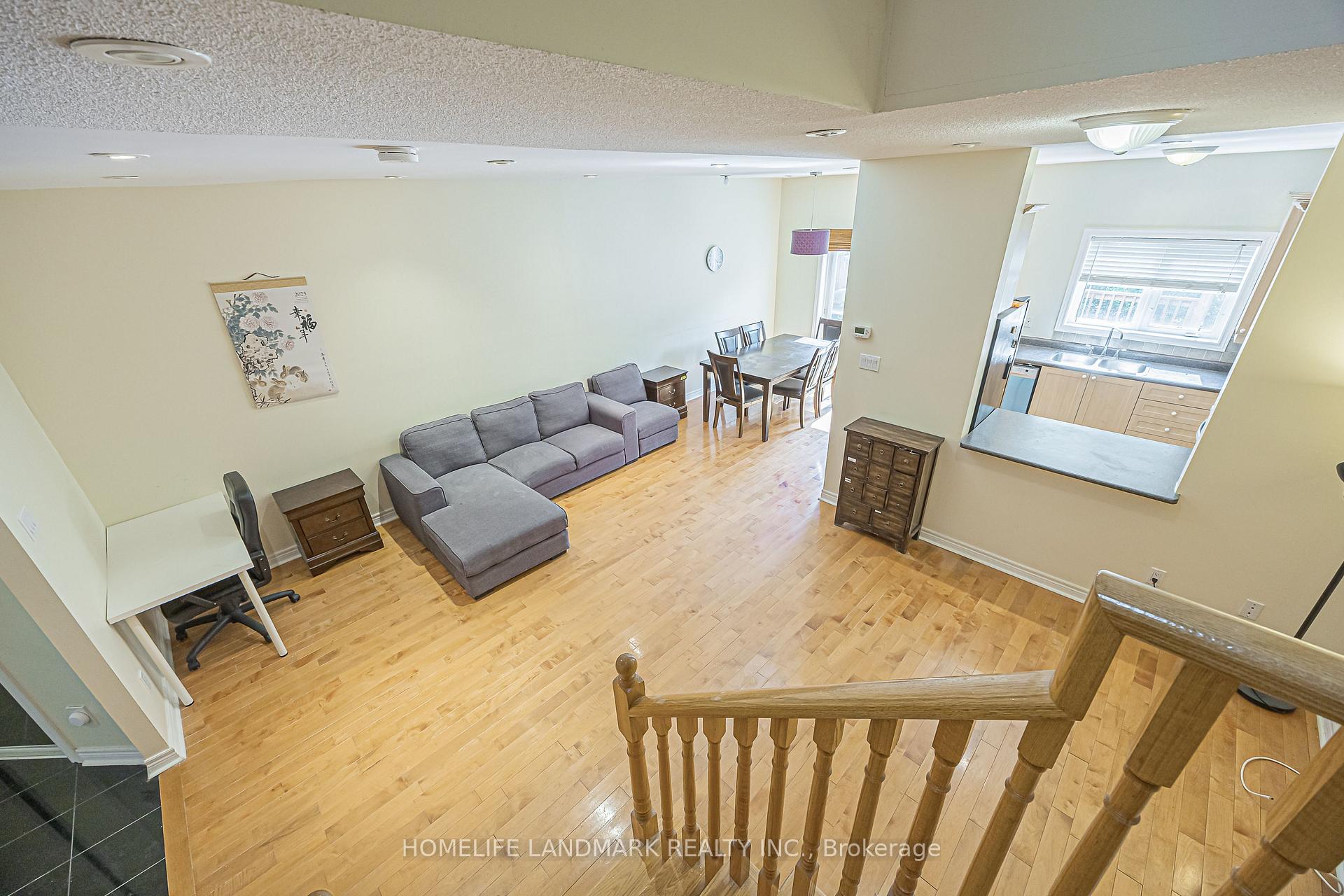 Photo 13 of 38 Romance Drive, Richmond Hill, Rouge Woods — HOMEH