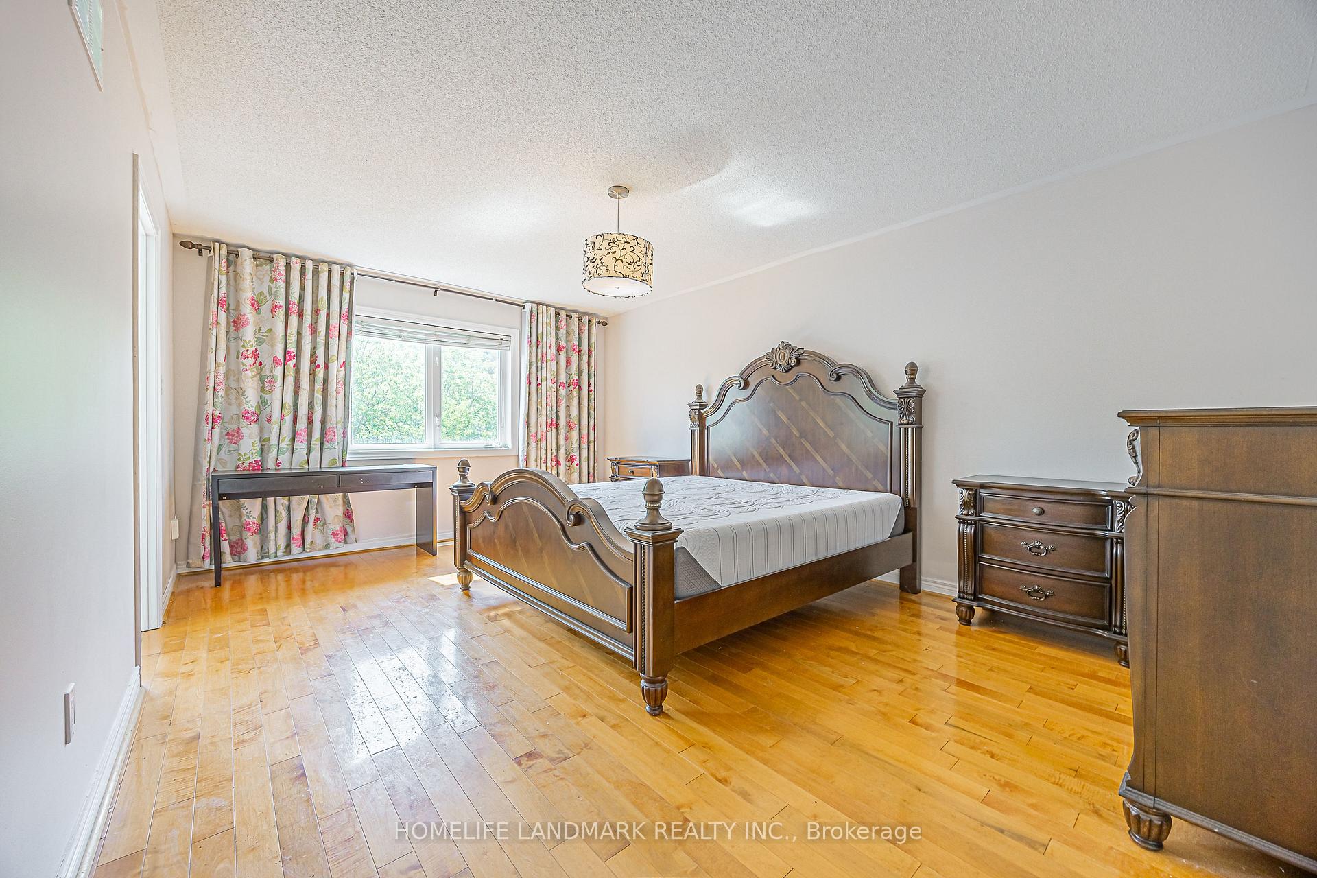 Photo 20 of 38 Romance Drive, Richmond Hill, Rouge Woods — HOMEH