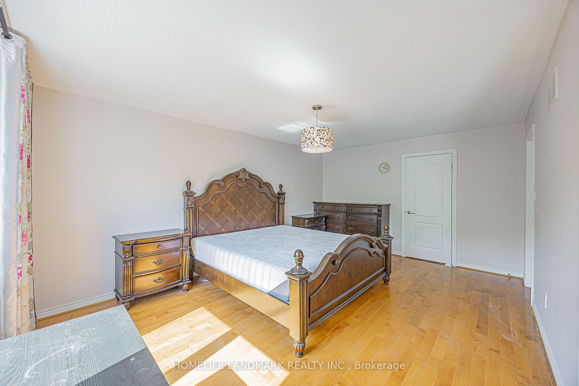 Photo 21 of 38 Romance Drive, Richmond Hill, Rouge Woods — HOMEH