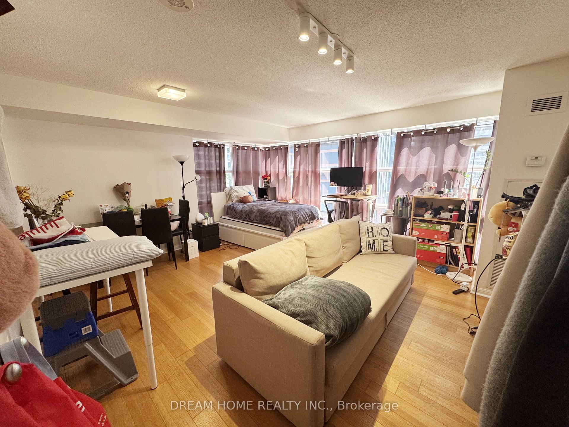Photo 2 of Unit #912, 11 St Joseph Street, Toronto, Bay Street Corridor — HOMEH