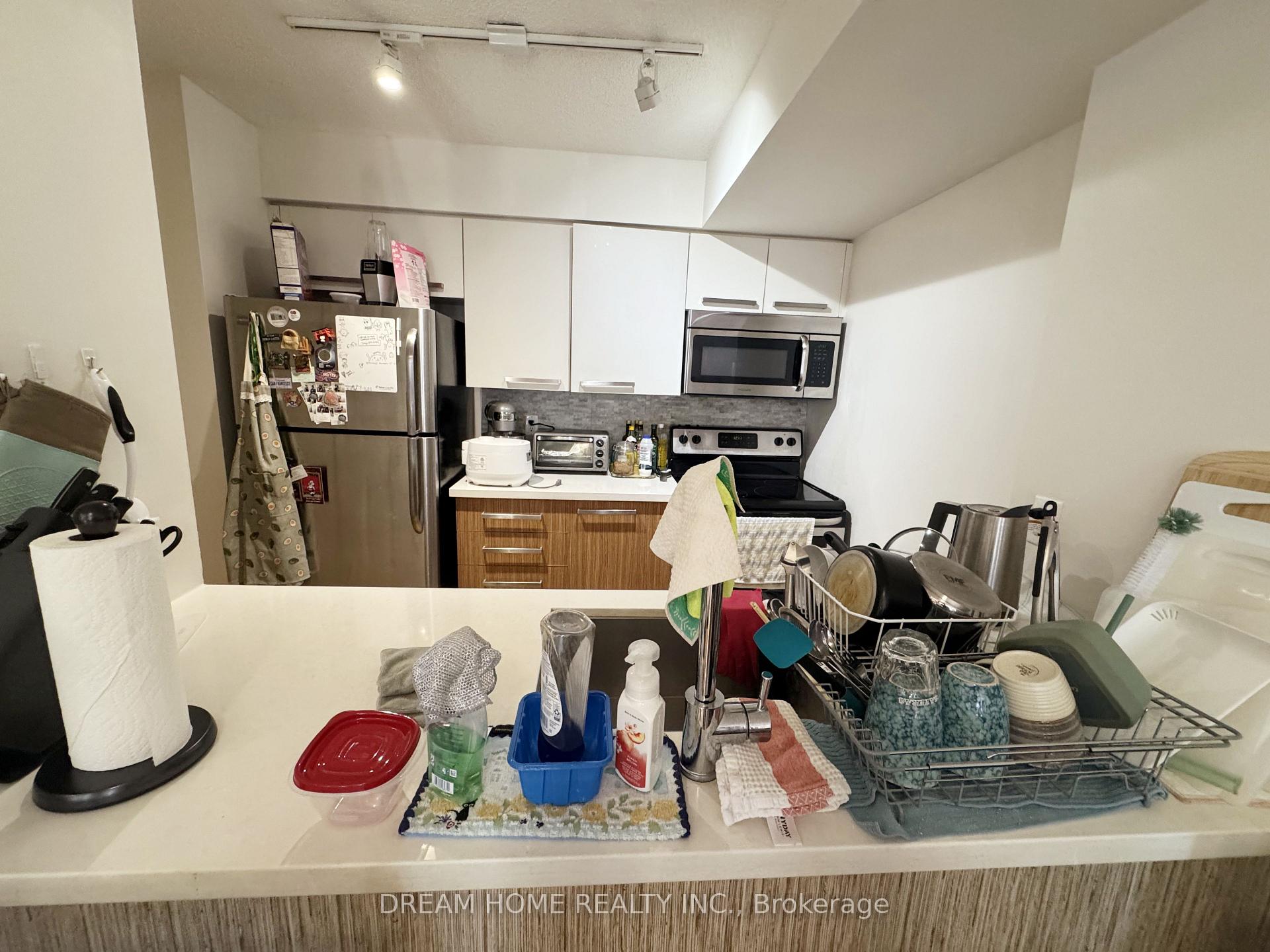 Photo 4 of Unit #912, 11 St Joseph Street, Toronto, Bay Street Corridor — HOMEH