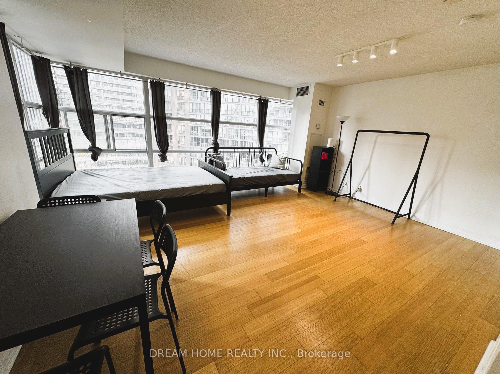 Photo 6 of Unit #912, 11 St Joseph Street, Toronto, Bay Street Corridor — HOMEH