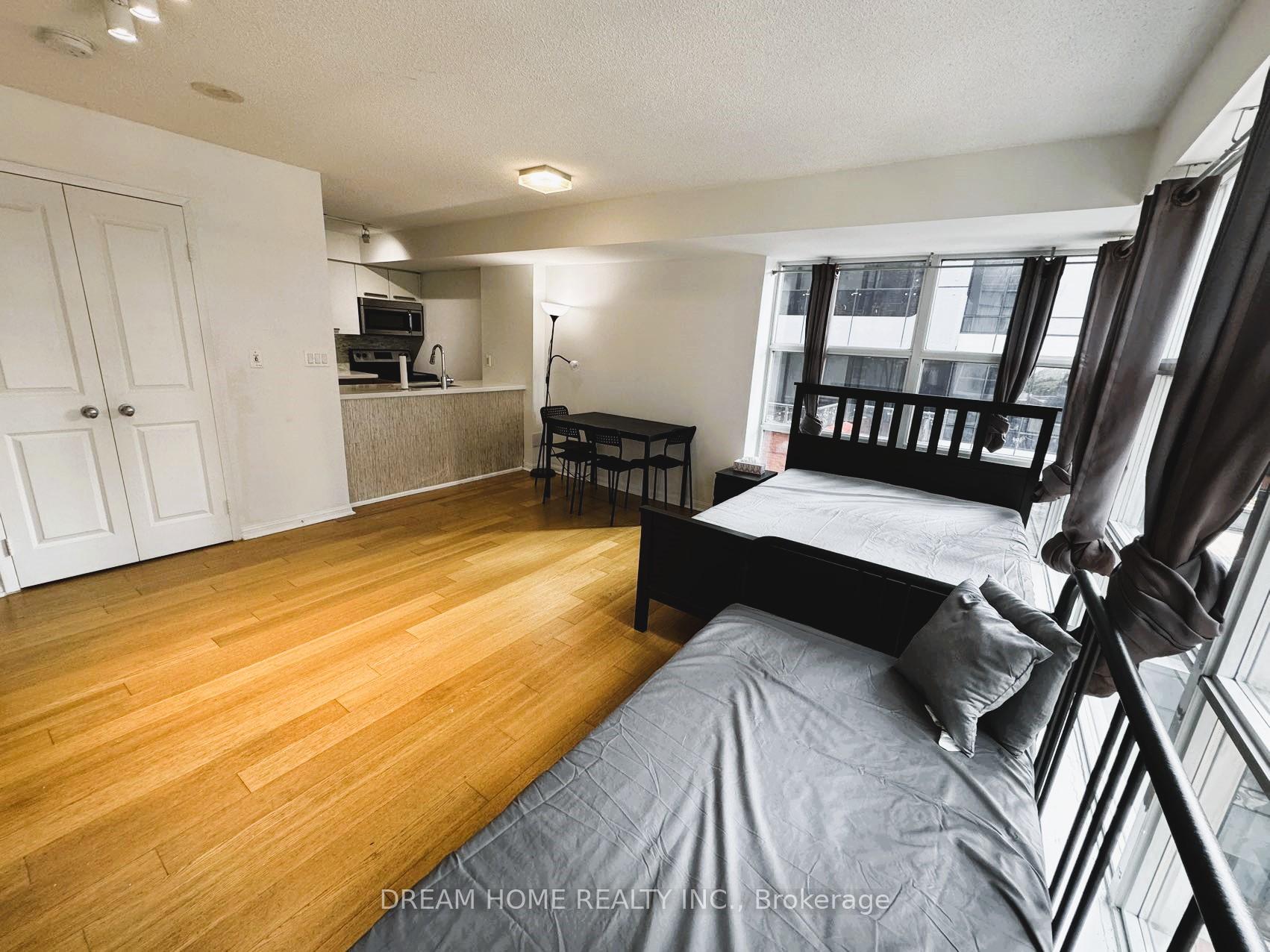 Photo 7 of Unit #912, 11 St Joseph Street, Toronto, Bay Street Corridor — HOMEH
