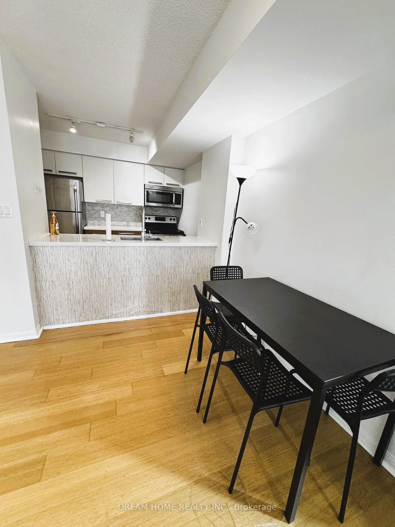 Photo 9 of Unit #912, 11 St Joseph Street, Toronto, Bay Street Corridor — HOMEH