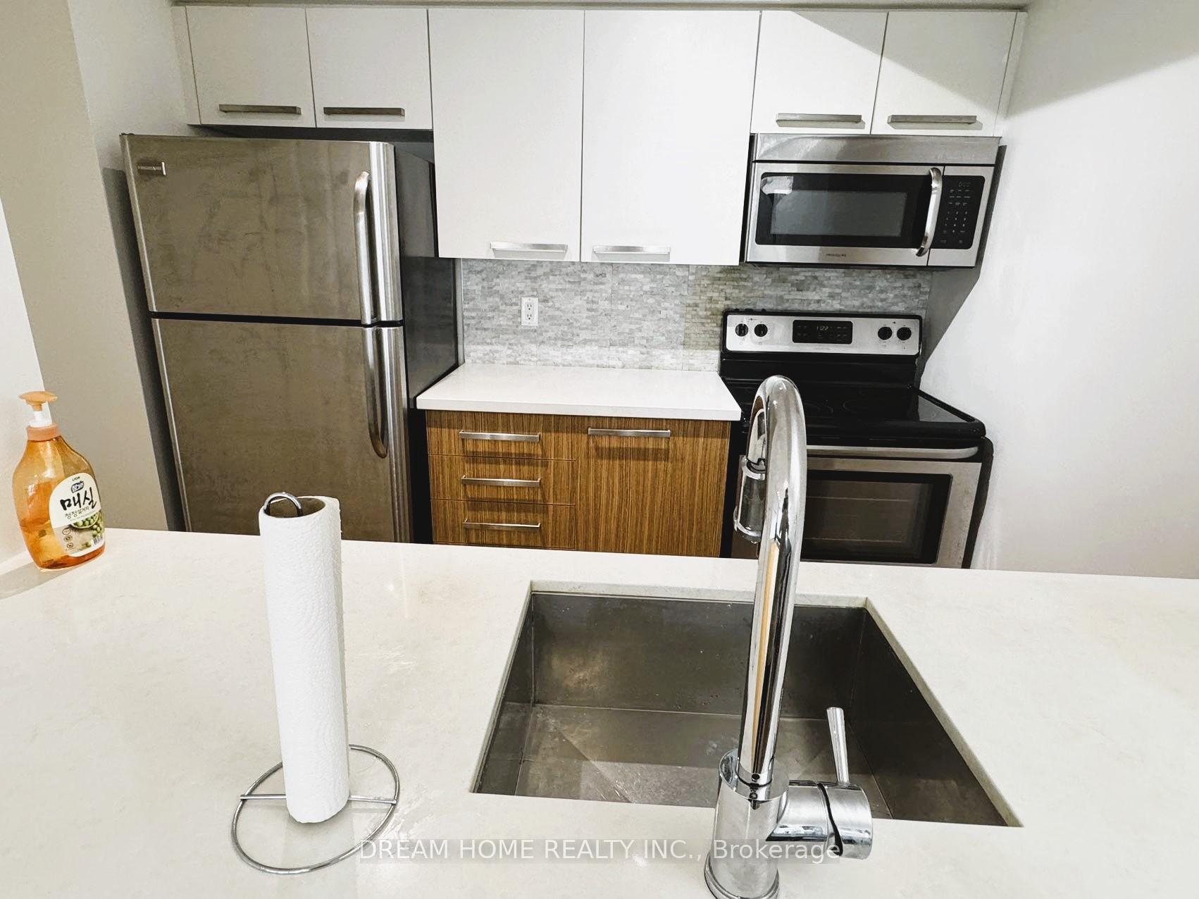 Photo 10 of Unit #912, 11 St Joseph Street, Toronto, Bay Street Corridor — HOMEH