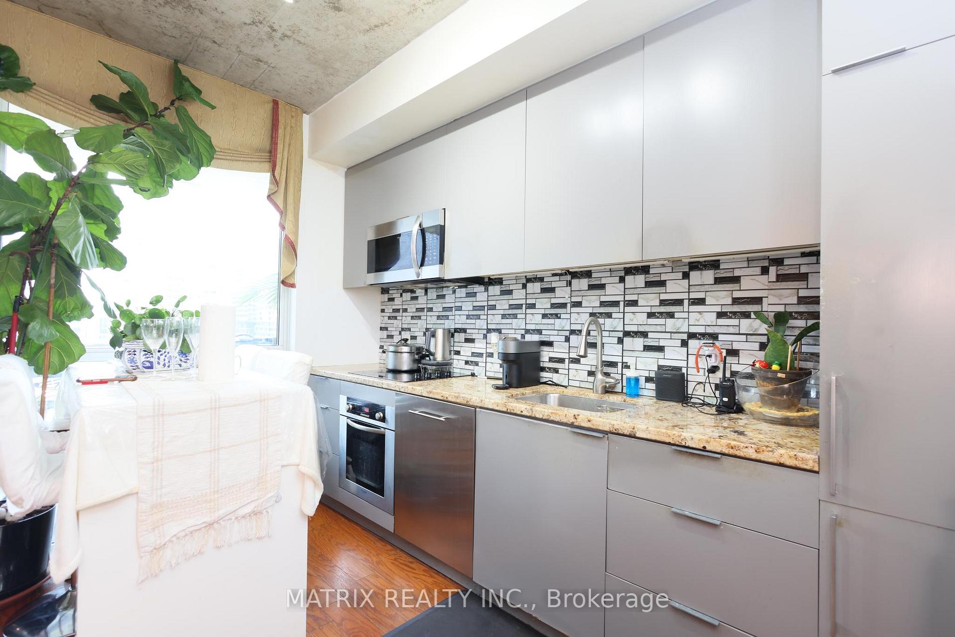 Photo 6 of Unit 911, 478 King Street W, Toronto, Waterfront Communities — HOMEH