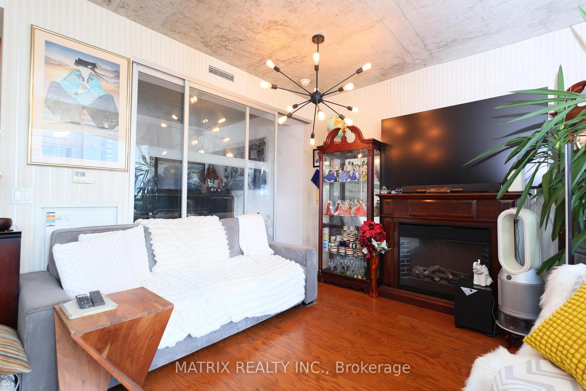 Photo 8 of Unit 911, 478 King Street W, Toronto, Waterfront Communities — HOMEH