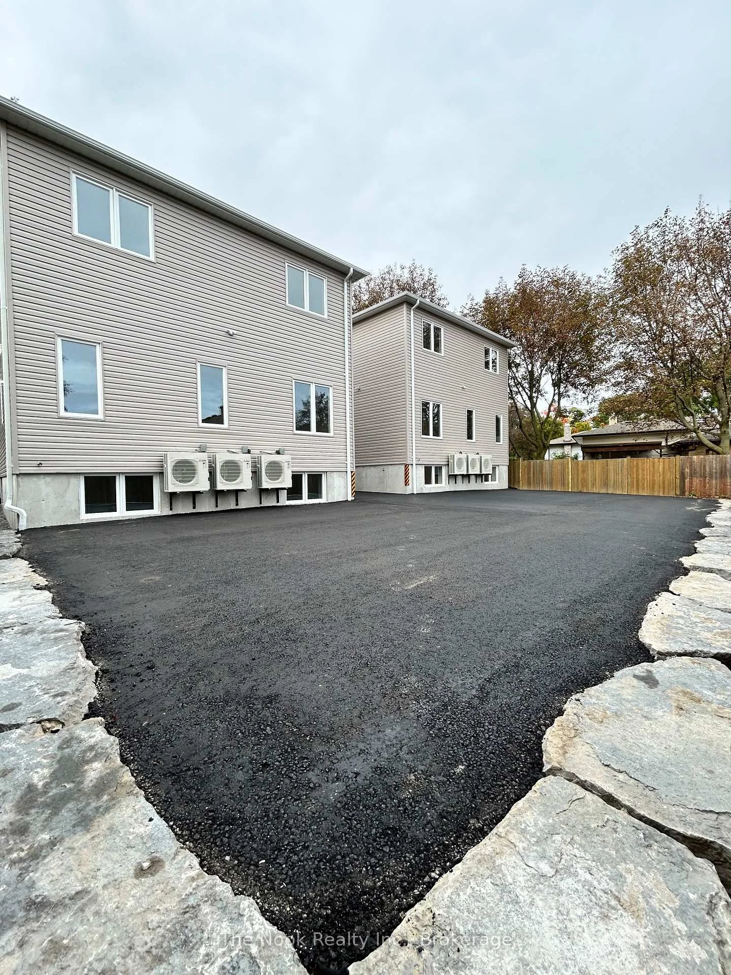 Photo 31 of Unit 3, 399 Thorton Road N, Oshawa, McLaughlin — HOMEH