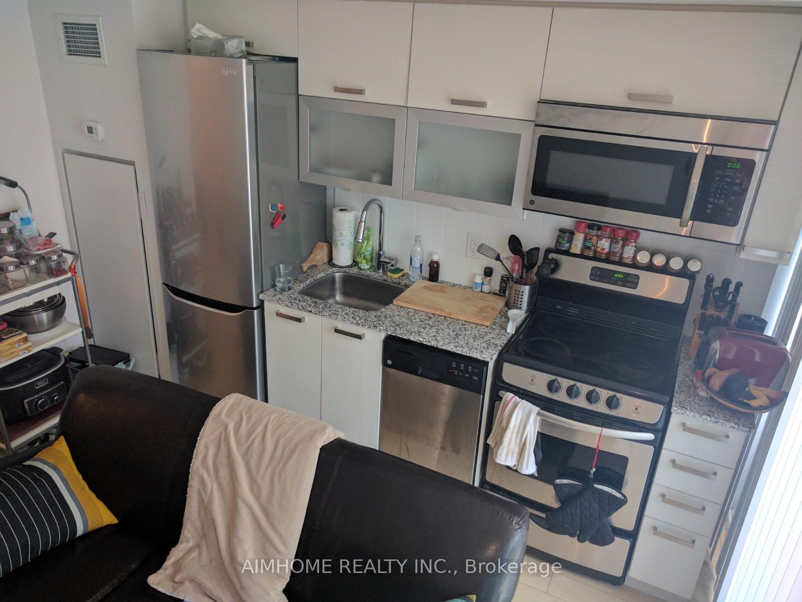 Photo 4 of Unit 732, 36 Lisgar Street, Toronto, Little Portugal — HOMEH