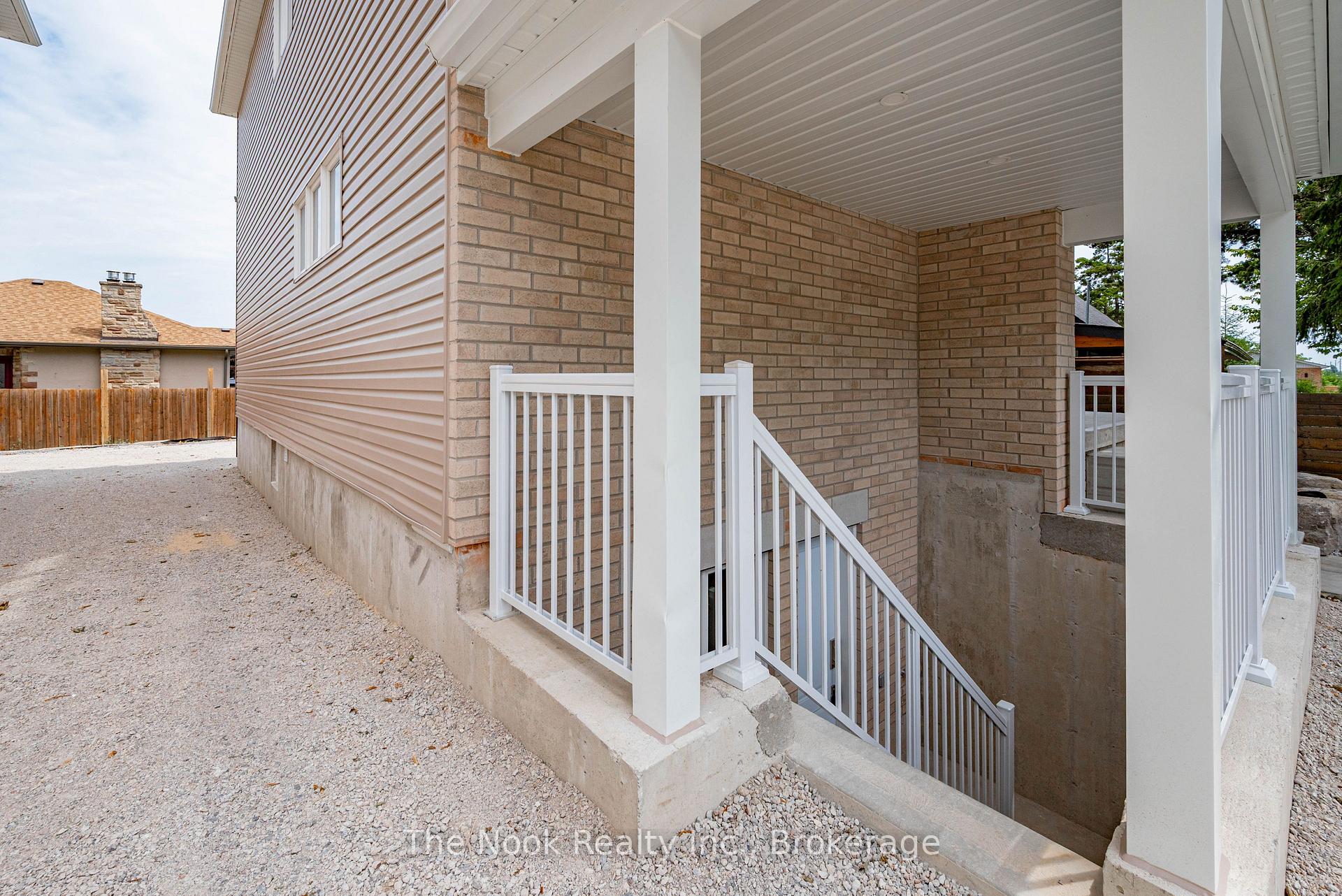 Photo 6 of Unit 1, 399 Thorton Road N, Oshawa, McLaughlin — HOMEH