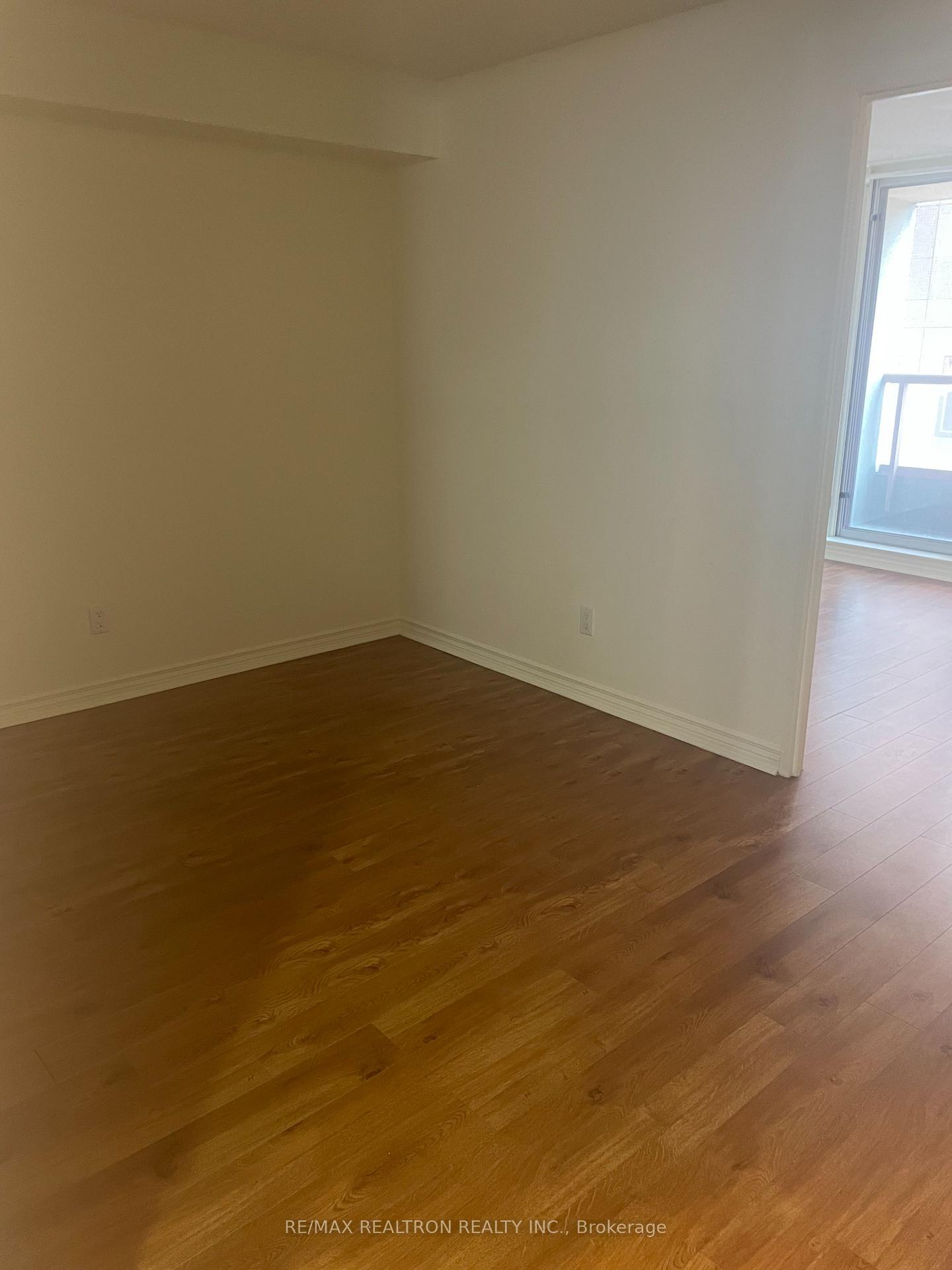 Photo 9 of Unit 1003, 736 Bay Street, Toronto, Bay Street Corridor — HOMEH