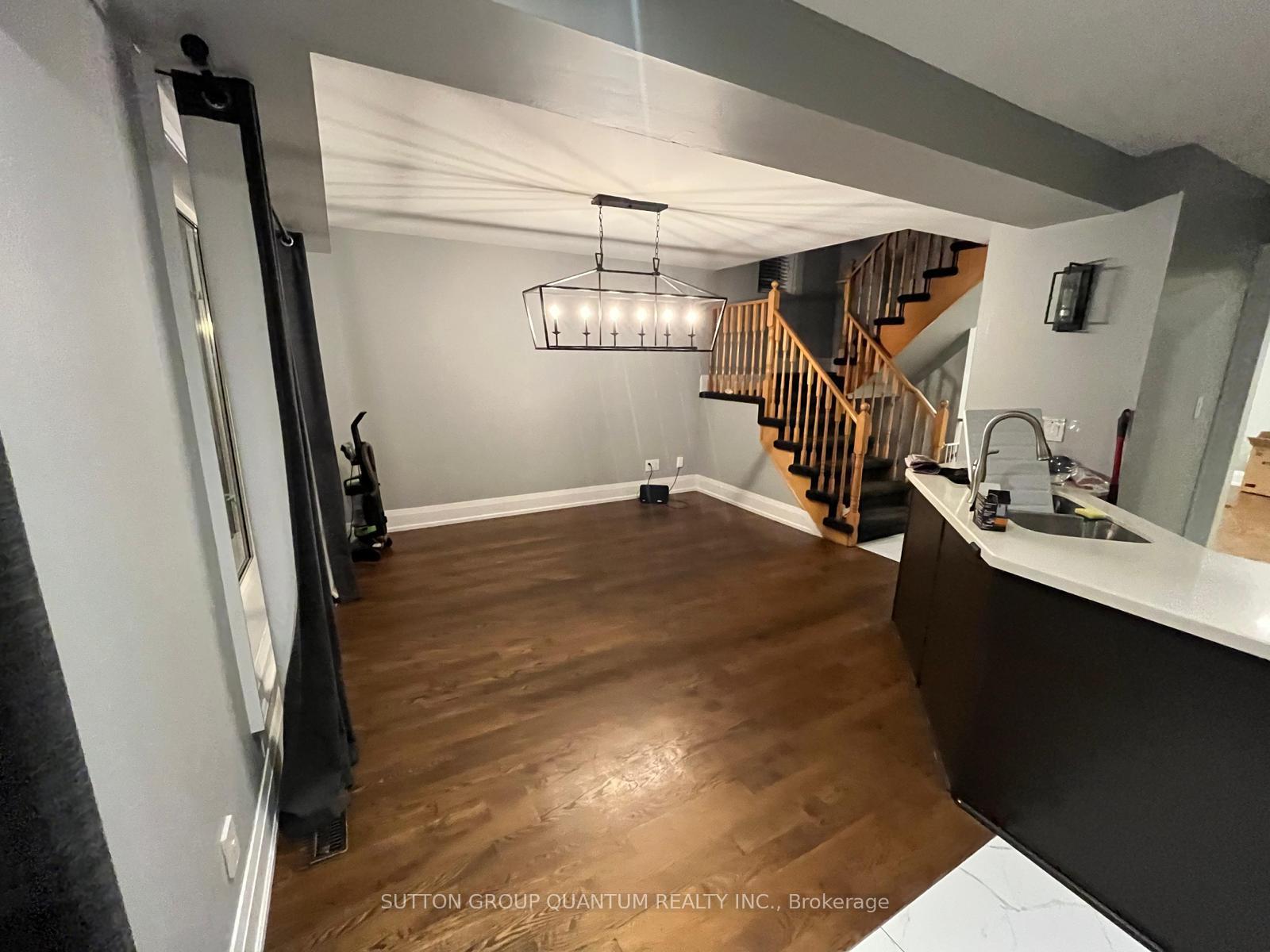 Photo 6 of 135 Mowat Crescent, Halton Hills, Georgetown — HOMEH