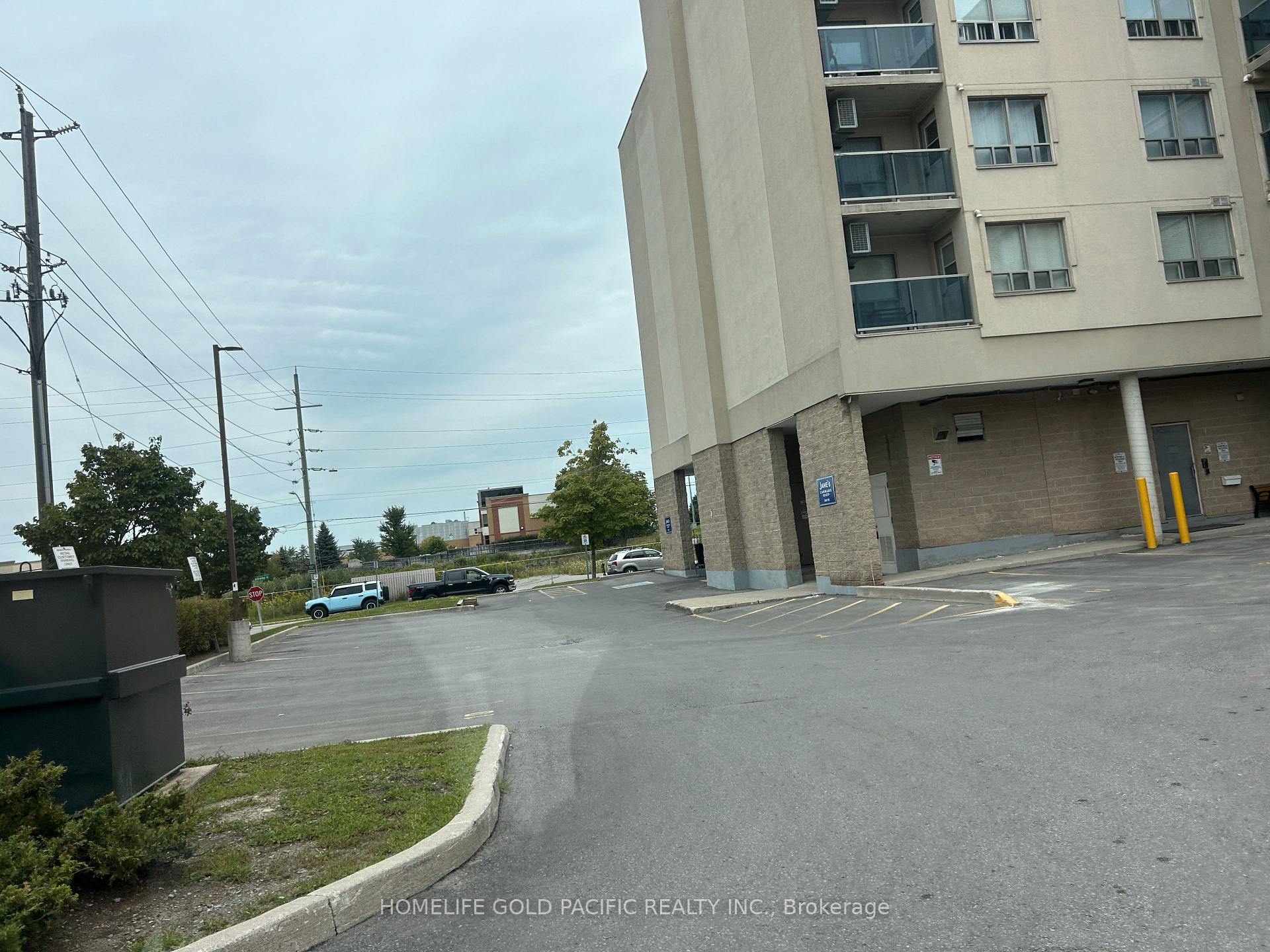 Photo 2 of Unit 310, 160 Wellington Street E, Aurora, Aurora Village — HOMEH