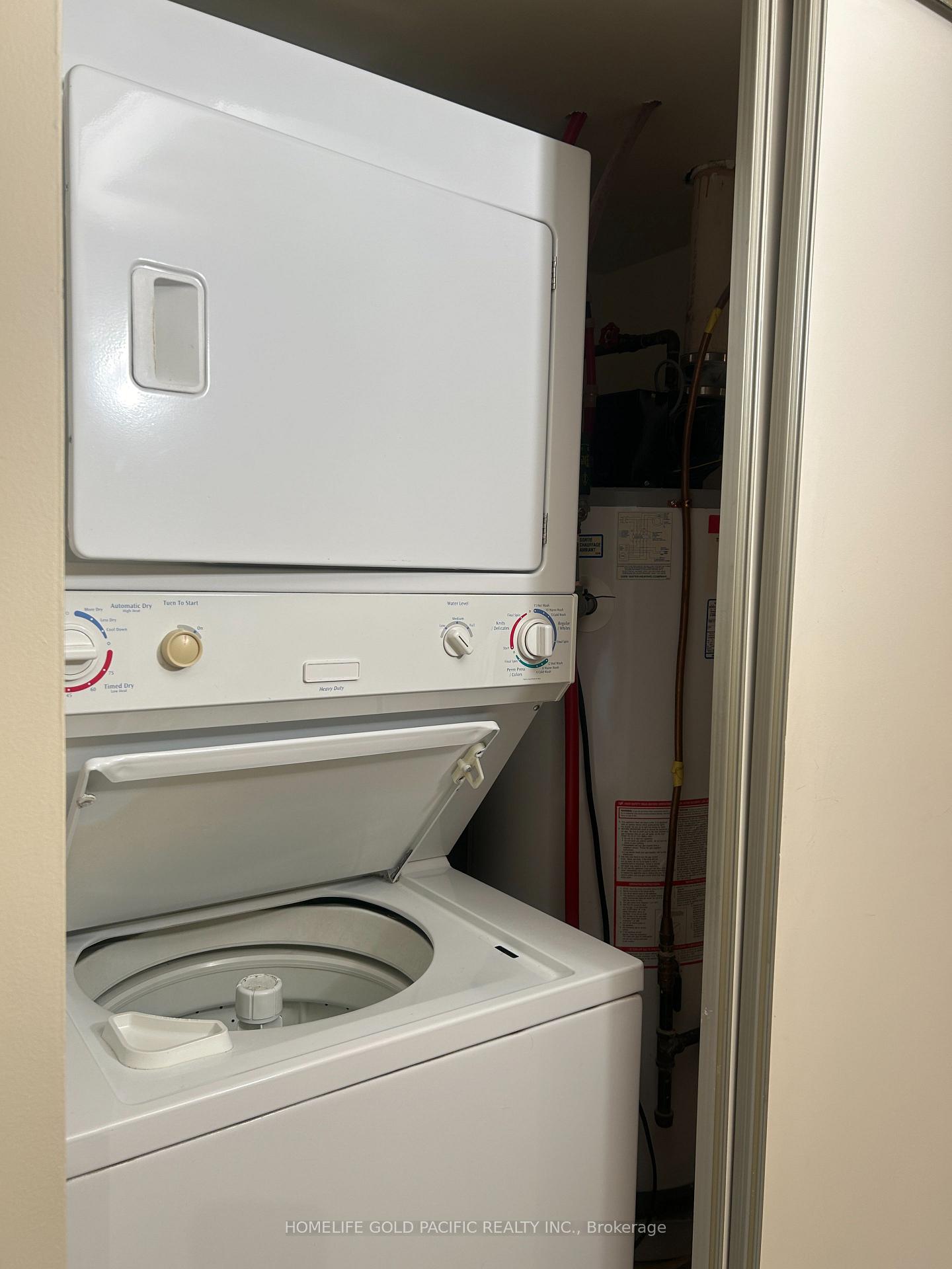 Photo 9 of Unit 310, 160 Wellington Street E, Aurora, Aurora Village — HOMEH