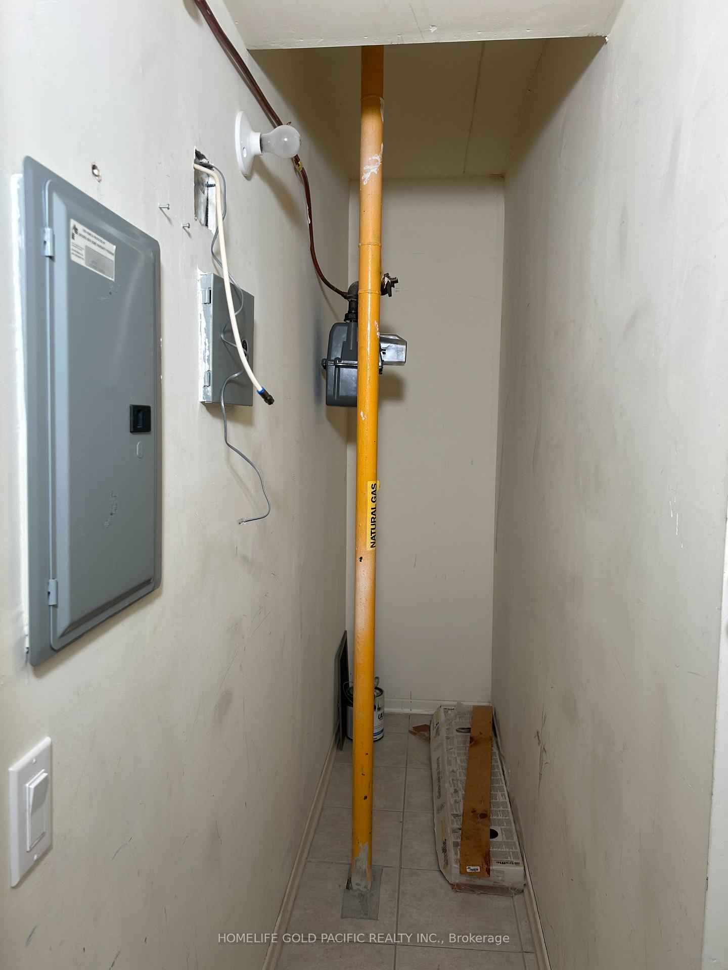 Photo 12 of Unit 310, 160 Wellington Street E, Aurora, Aurora Village — HOMEH