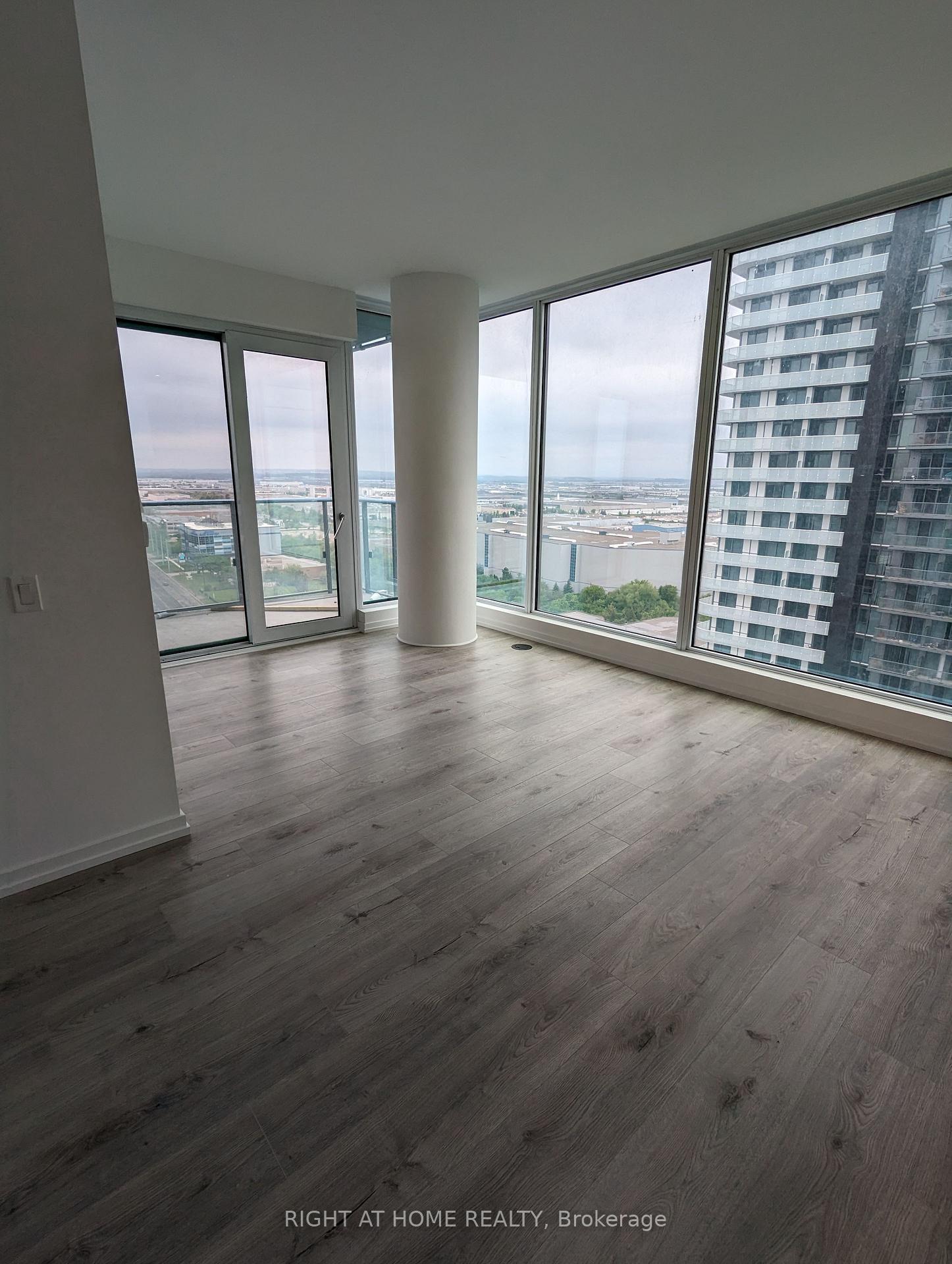 Photo 10 of 7890 Jane Street, Vaughan, Concord — HOMEH