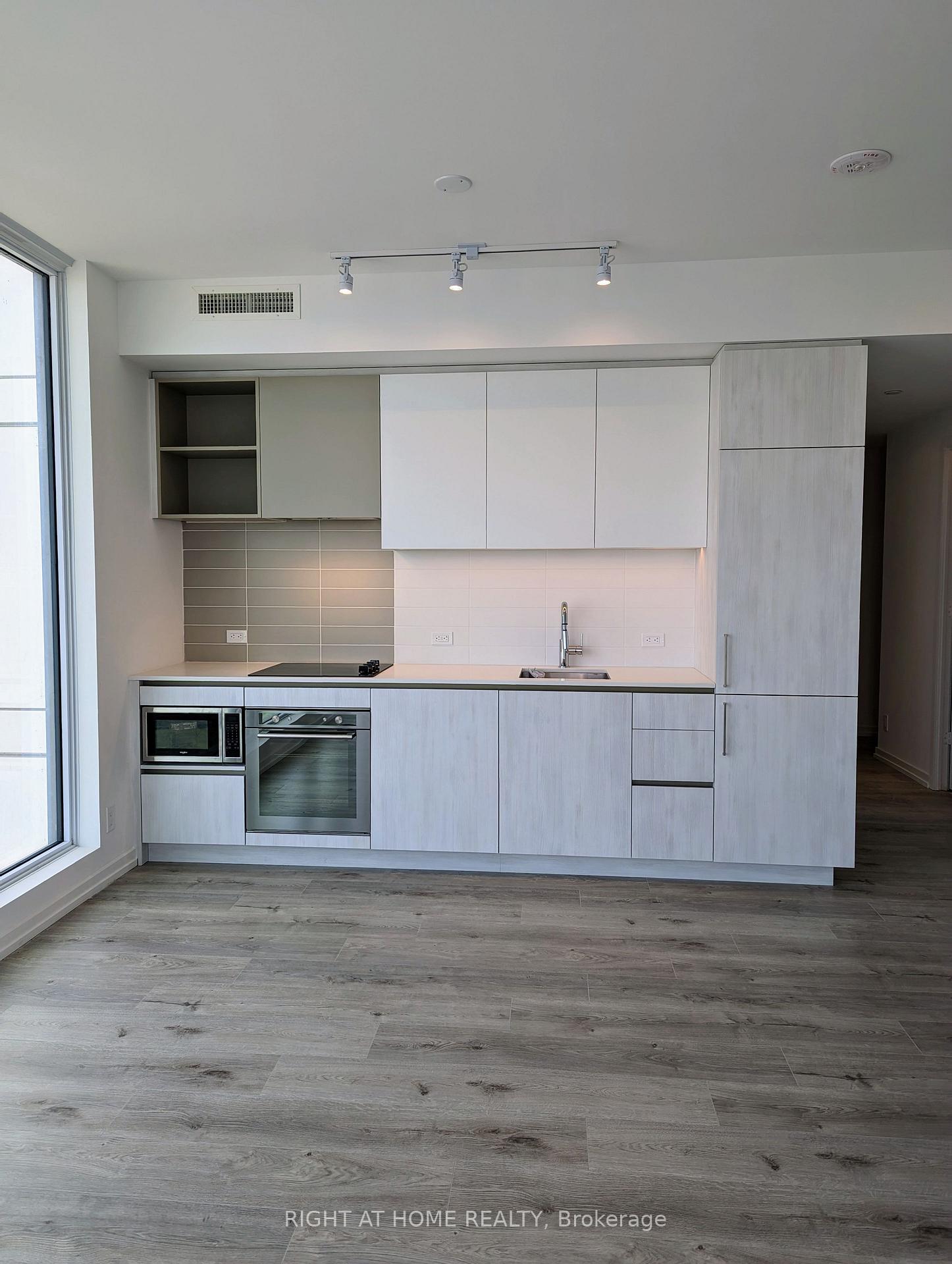 Photo 11 of 7890 Jane Street, Vaughan, Concord — HOMEH