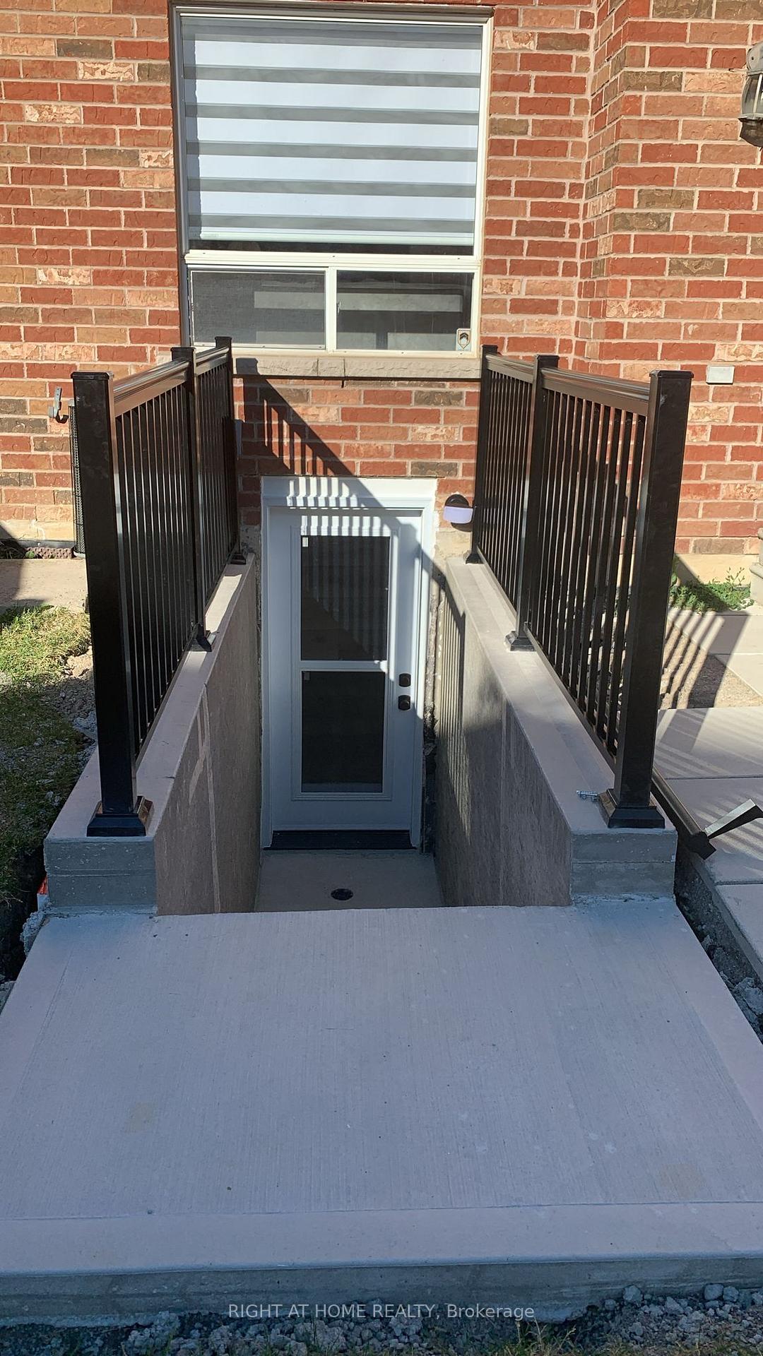 Photo 1 of Unit Bsmet, 75 Maffey Crescent, Richmond Hill, Westbrook — HOMEH